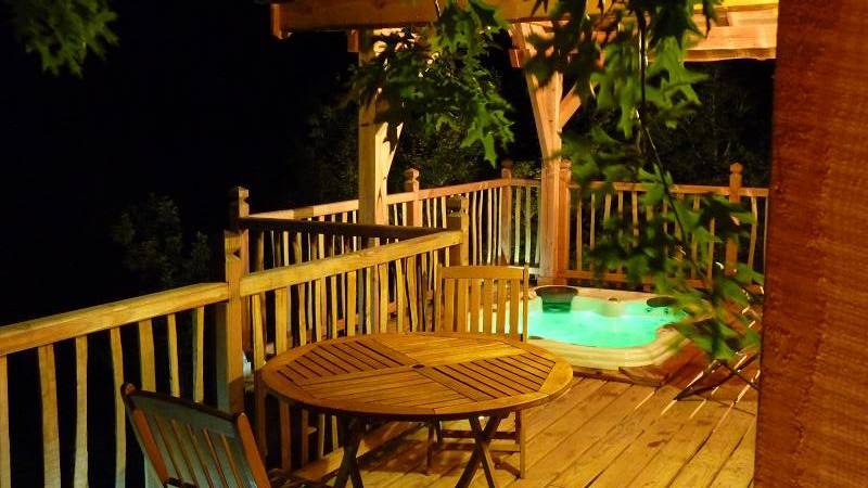 La Cabane-Spa des Figuiers : une évasion enchantée dans les arbres à Salignac-Eyvigues — espace de vie