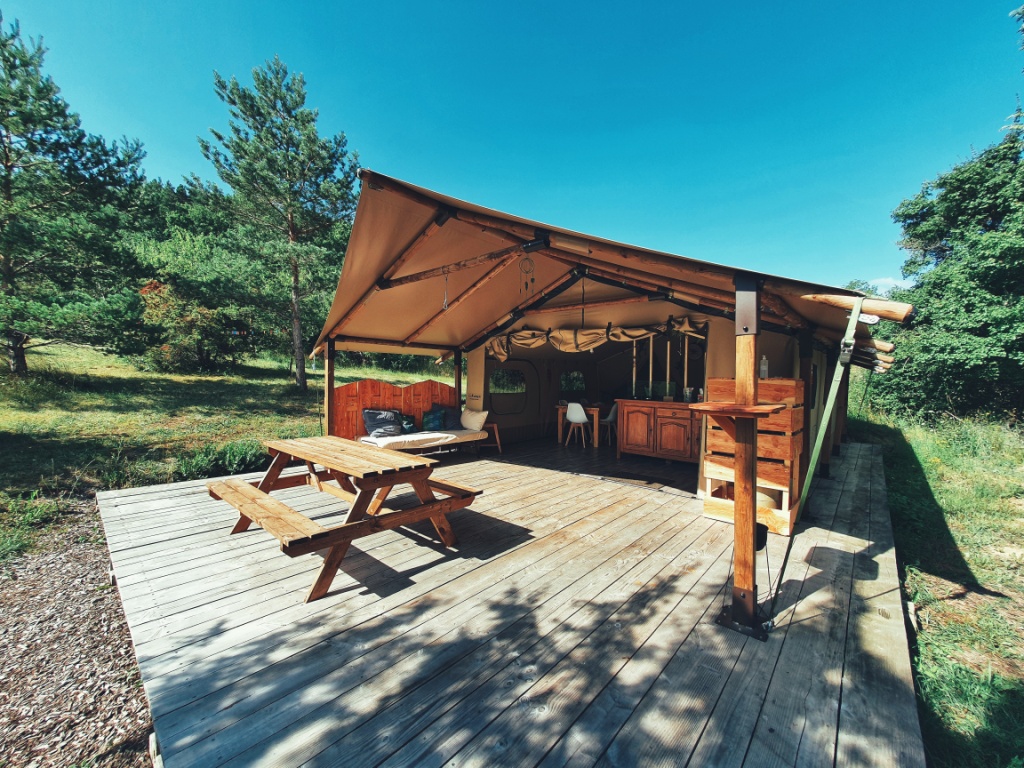 Tente Lodge Grenade : une expérience immersive en pleine nature — Tente à Dun