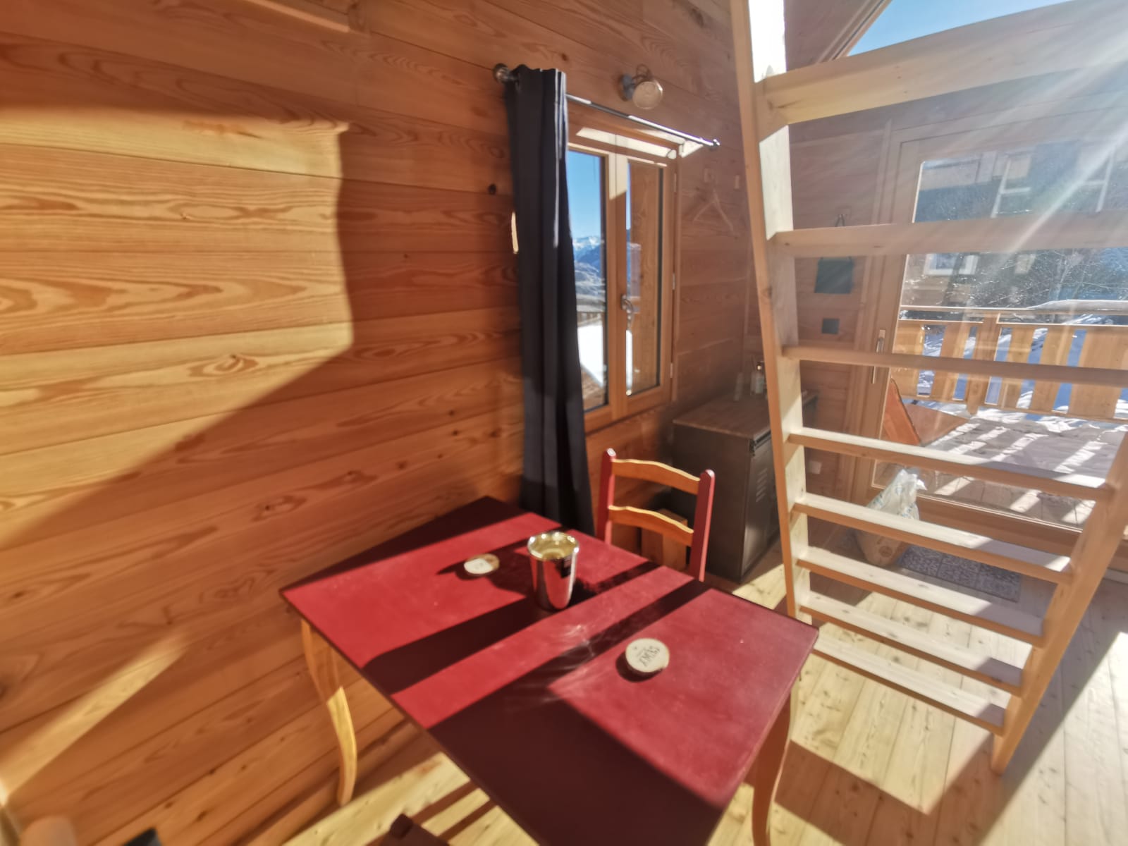 Cabane "Les Eaux Tortes" — Nuit avec vue panoramique à Alpes-de-Haute-Provence à Digne-les-Bains — salle de bain