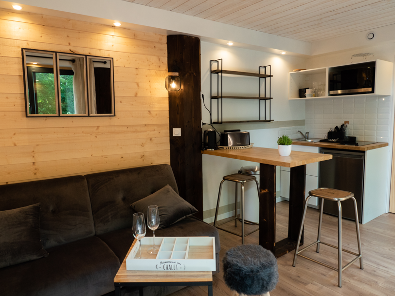 Le chalet nordique SPA — Ecolodge avec bain nordique à Seine-et-Marne à Serris — cuisine