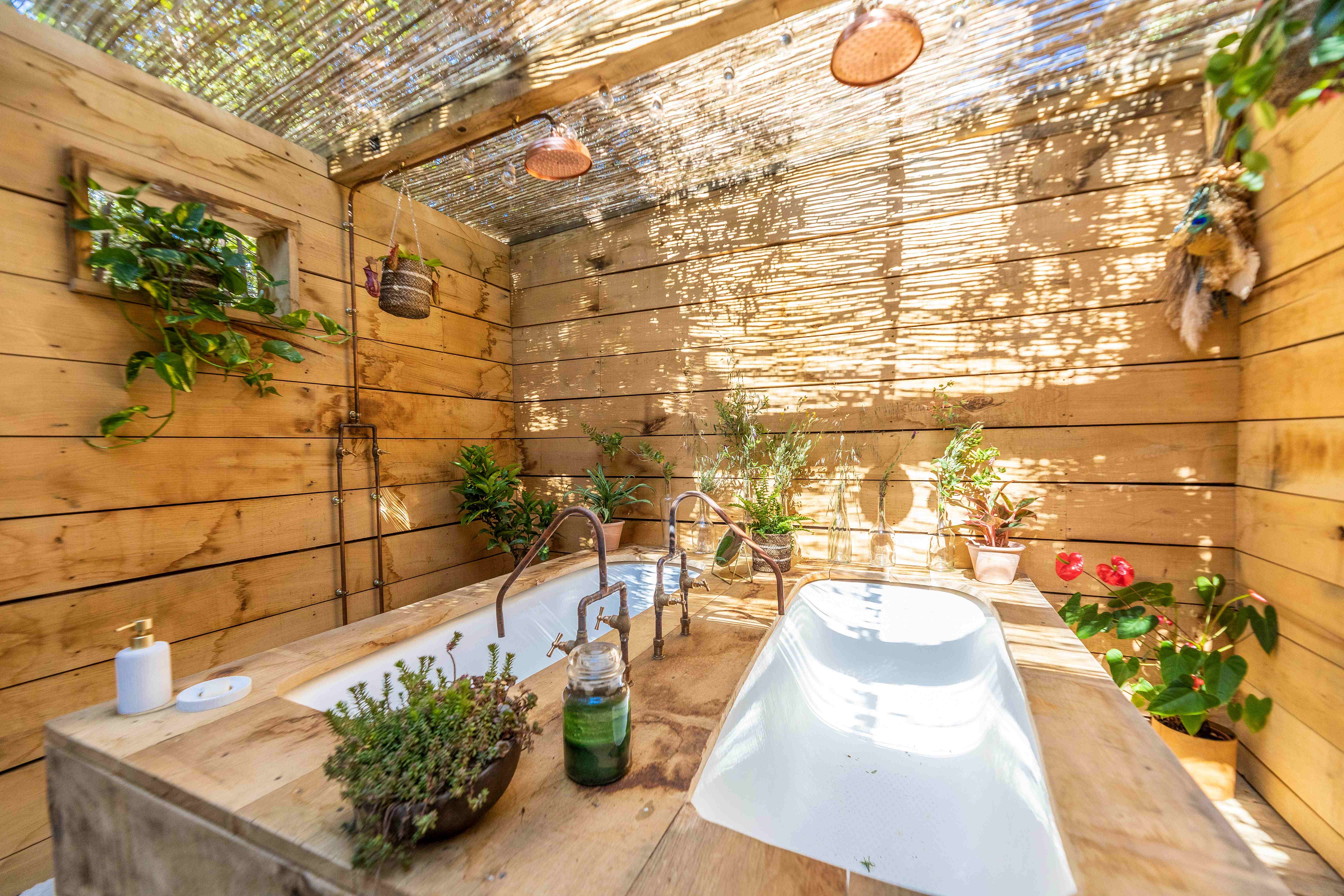 Hydra — Cabane avec spa à Casanghjulina en Corse à Porto-Vecchio — détail architectural