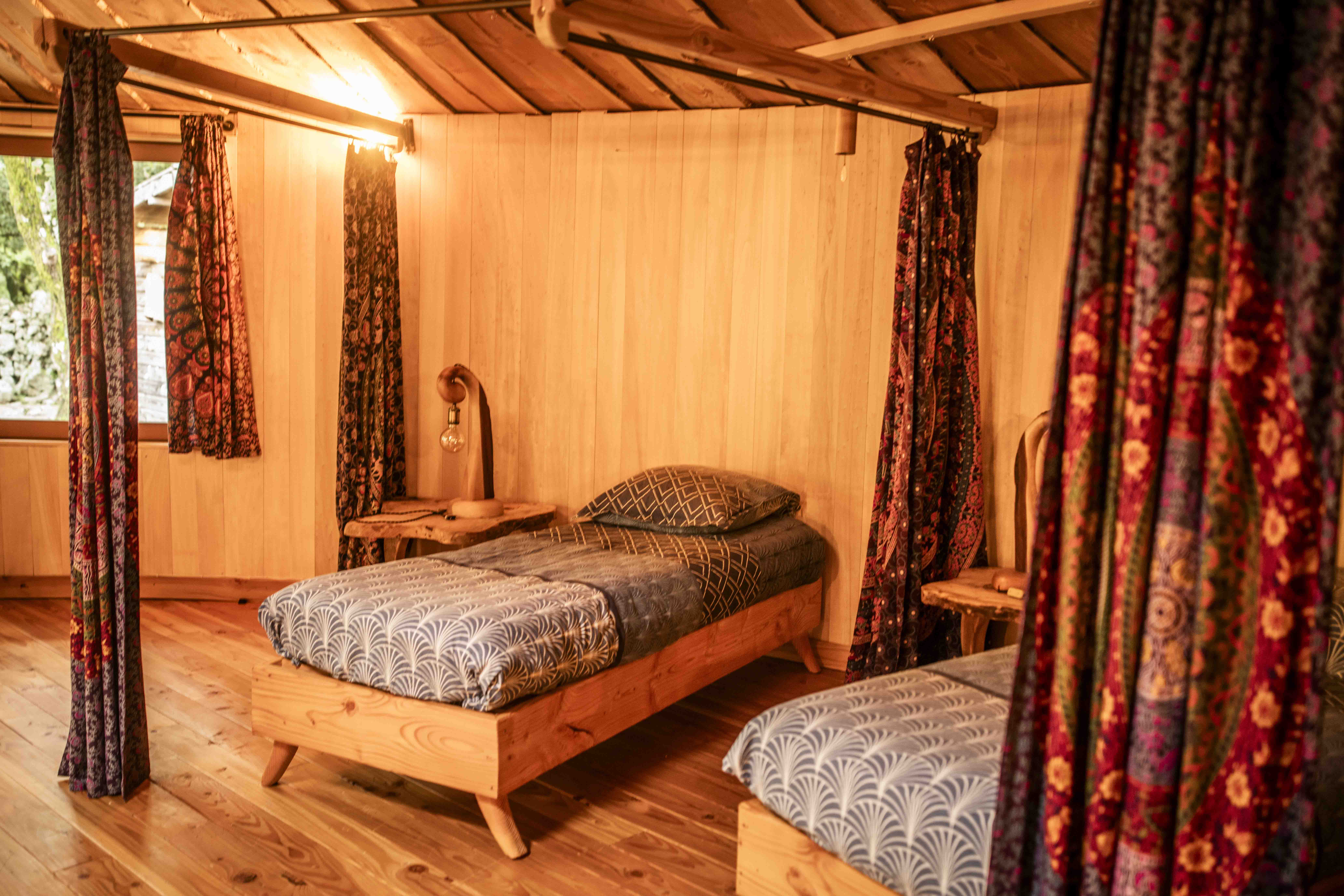 Cabane perchée la Maloka — Cabane sur pilotis avec spa à Hérault à Souleyourt — détail architectural