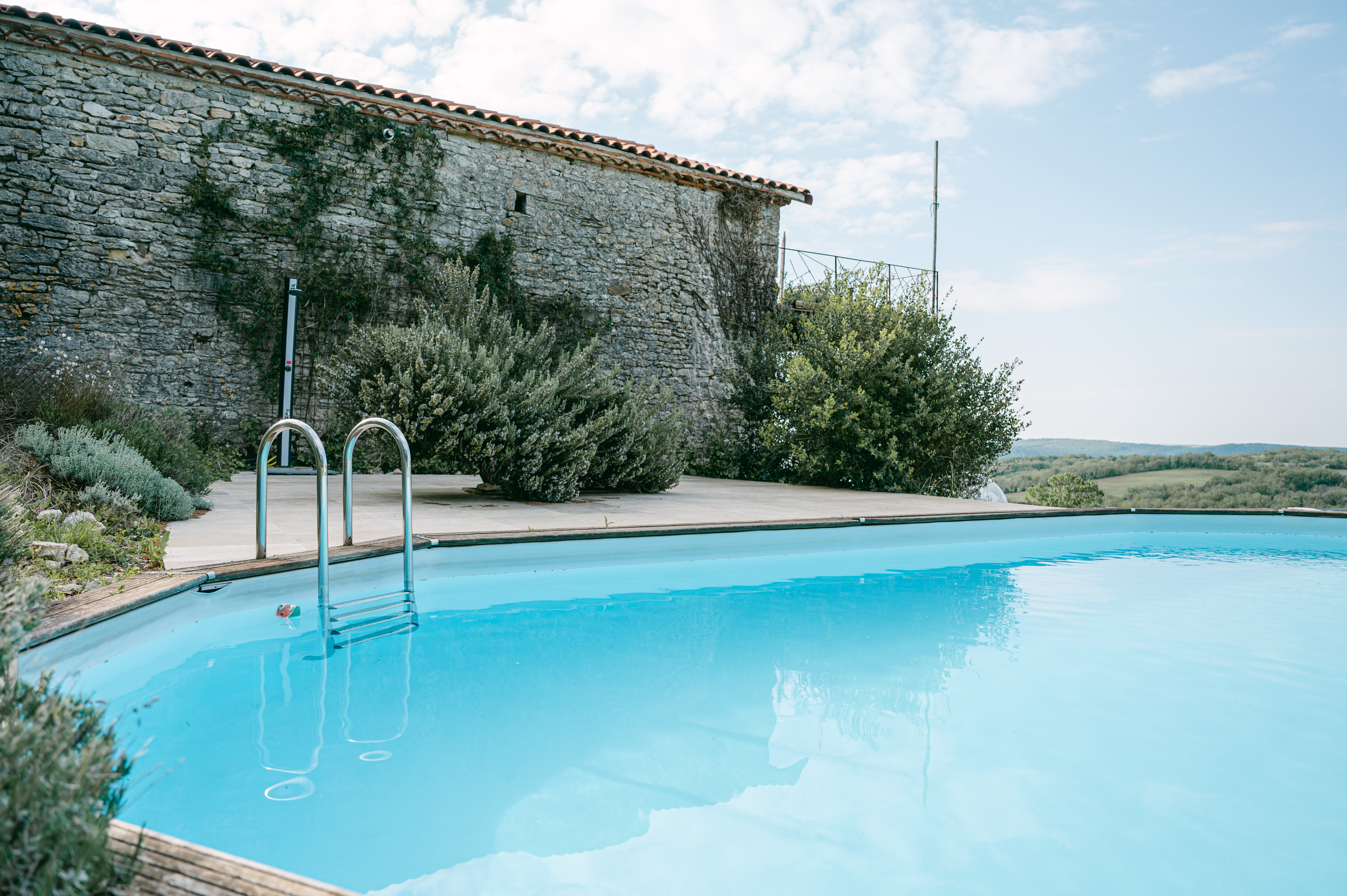 Évasion en Bulle de Luxe avec Spa à Cabrerets à Cabrerets — salle de bain
