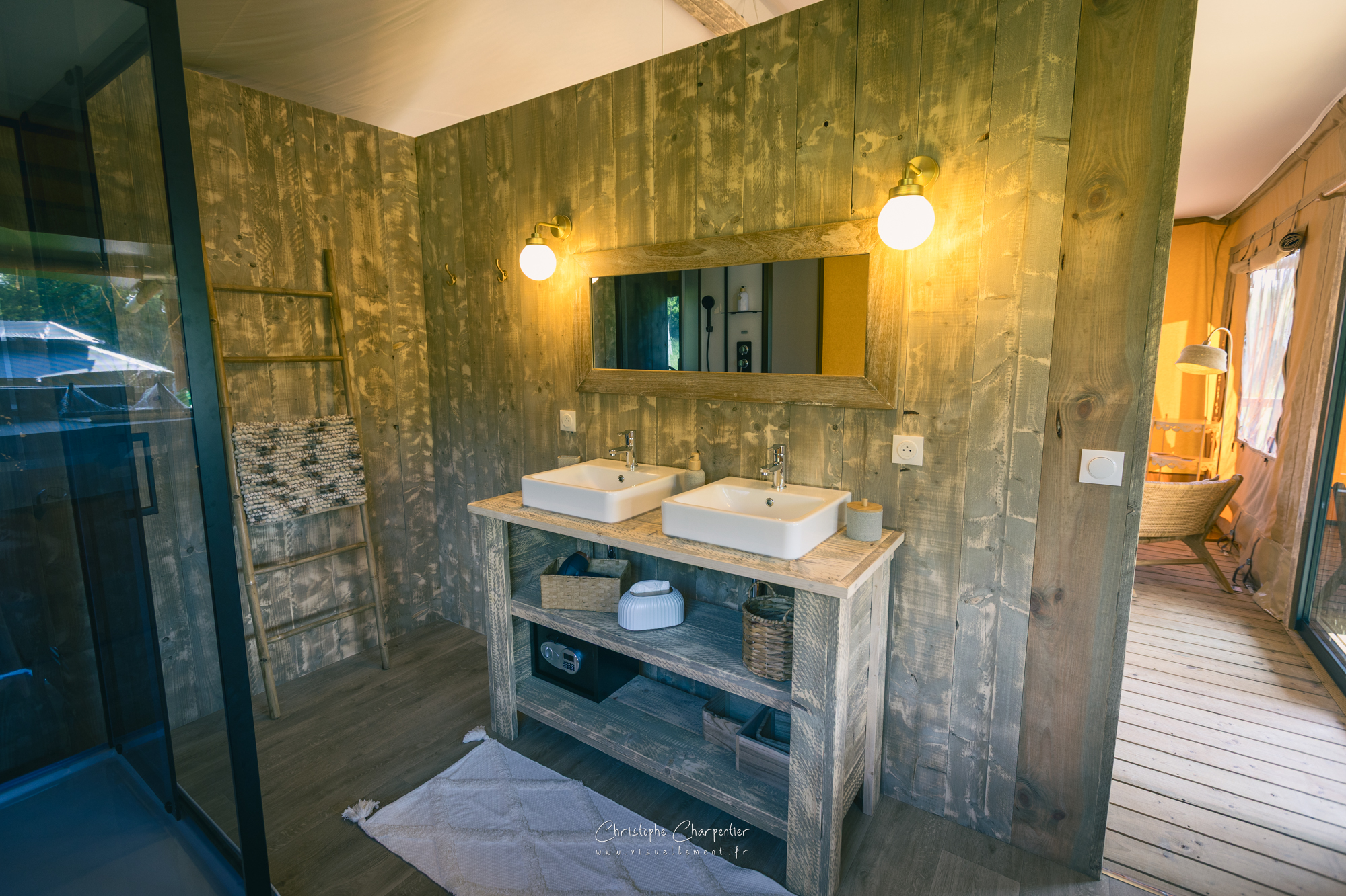 Chênaie — Lodge avec spa privatif à Vienne à Vienne — cuisine