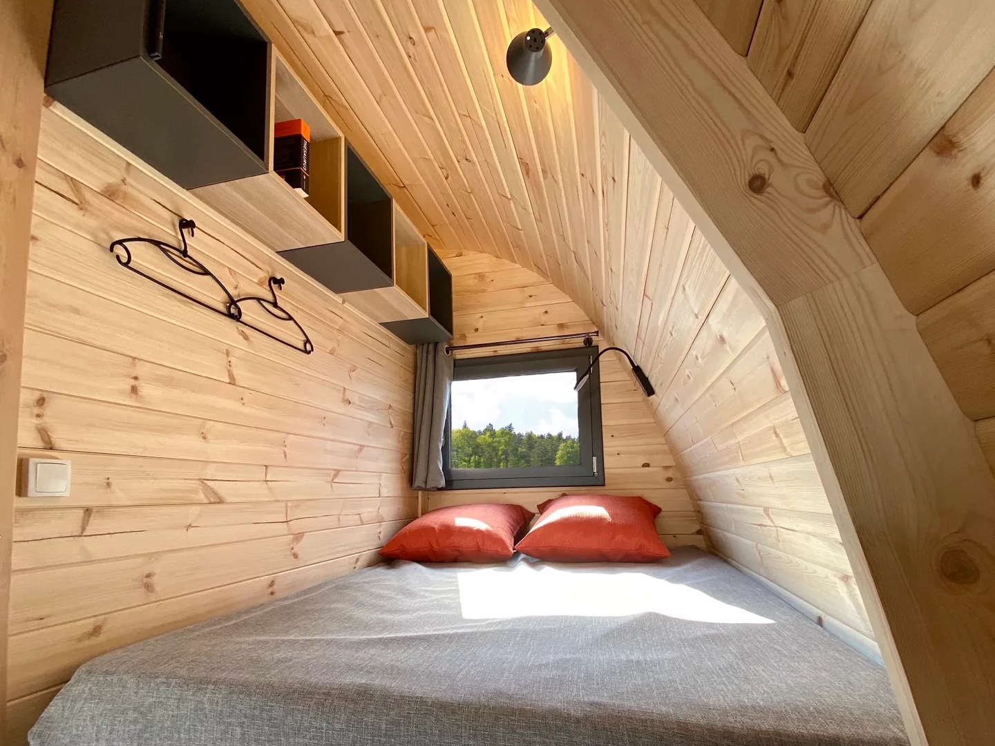Le Mauzac & spa : un pod enchanteur en Languedoc-Roussillon à Saint Hilaire — environnement naturel