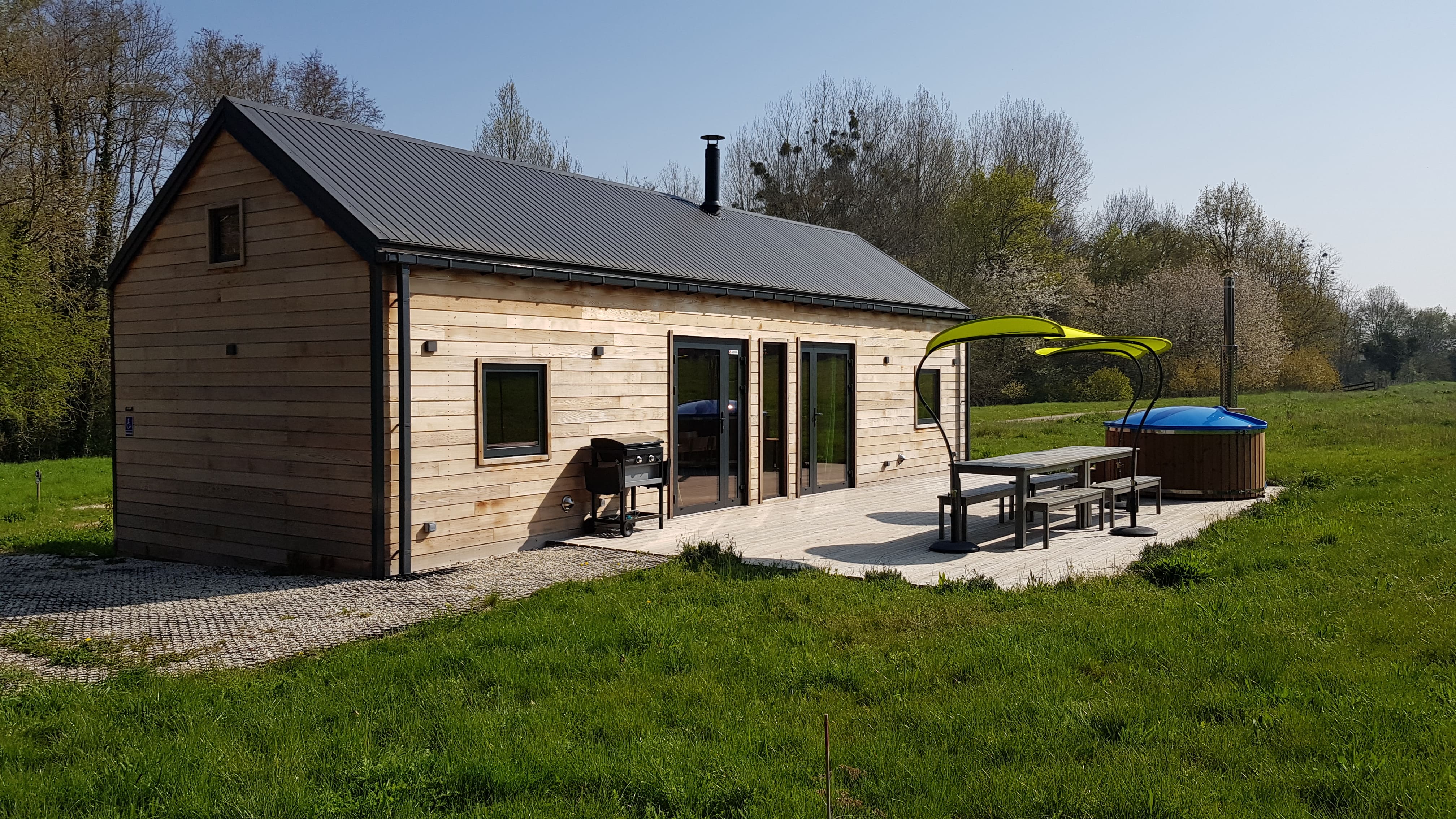Cabane du Cerf — Écolodge avec spa à Loir-et-Cher à La Ferté-Imbault — espace de vie