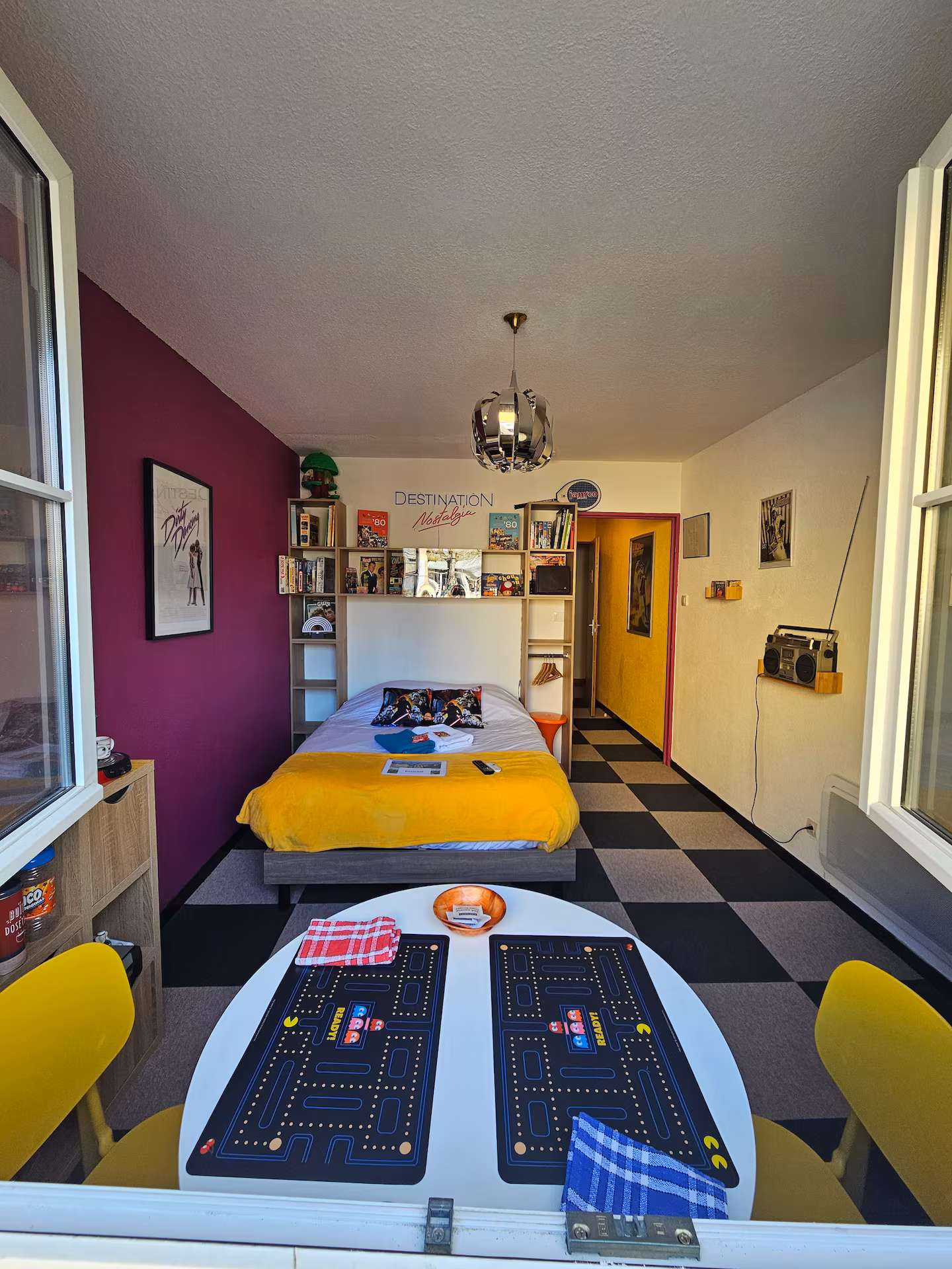 Insolite - Années 80 — Chambre à thème avec spa à Meurthe-et-Moselle à Luneville — détail architectural
