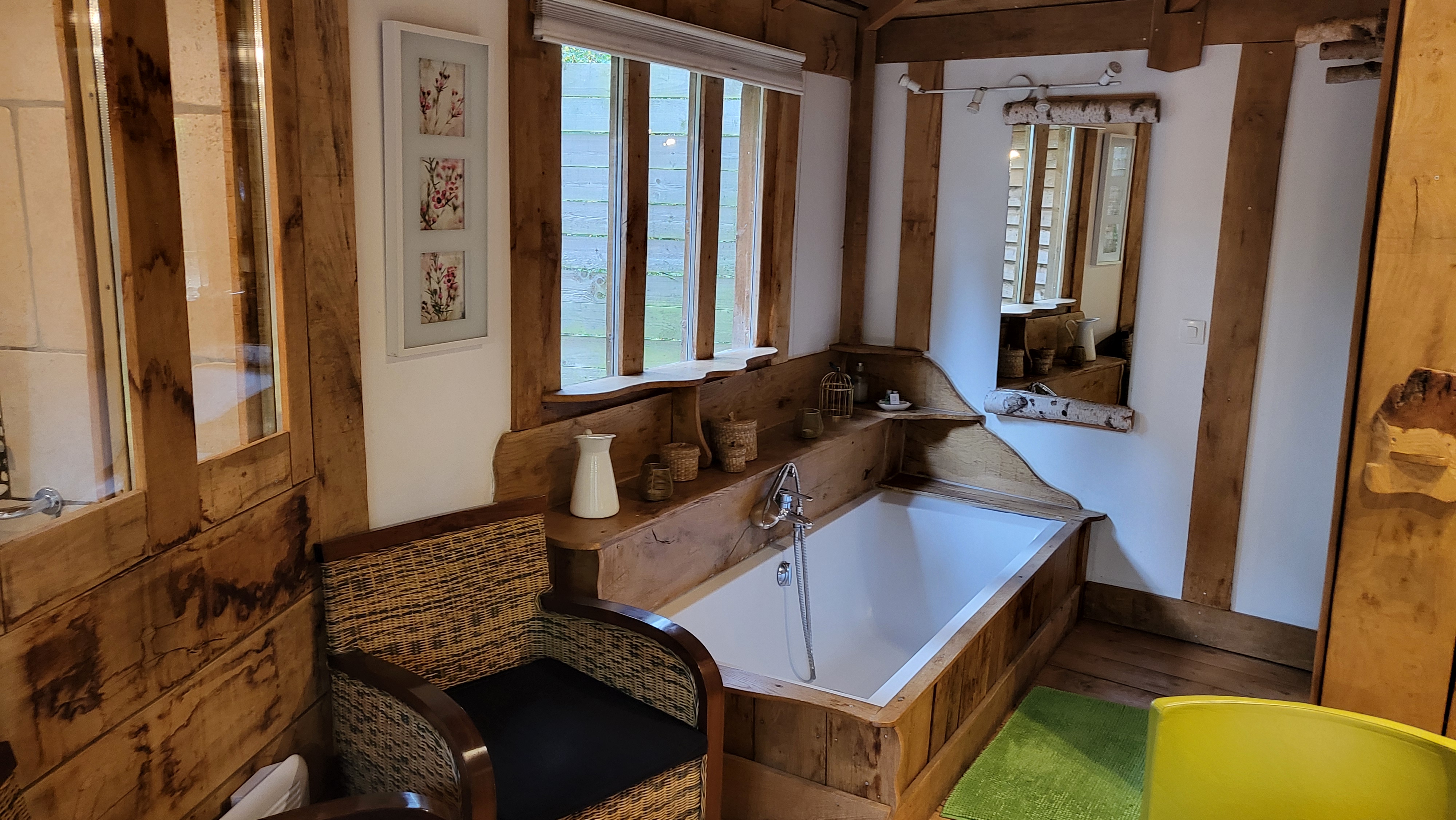 Évasion romantique dans une cabane avec spa en Picardie à Fere En Tardenois — détail architectural
