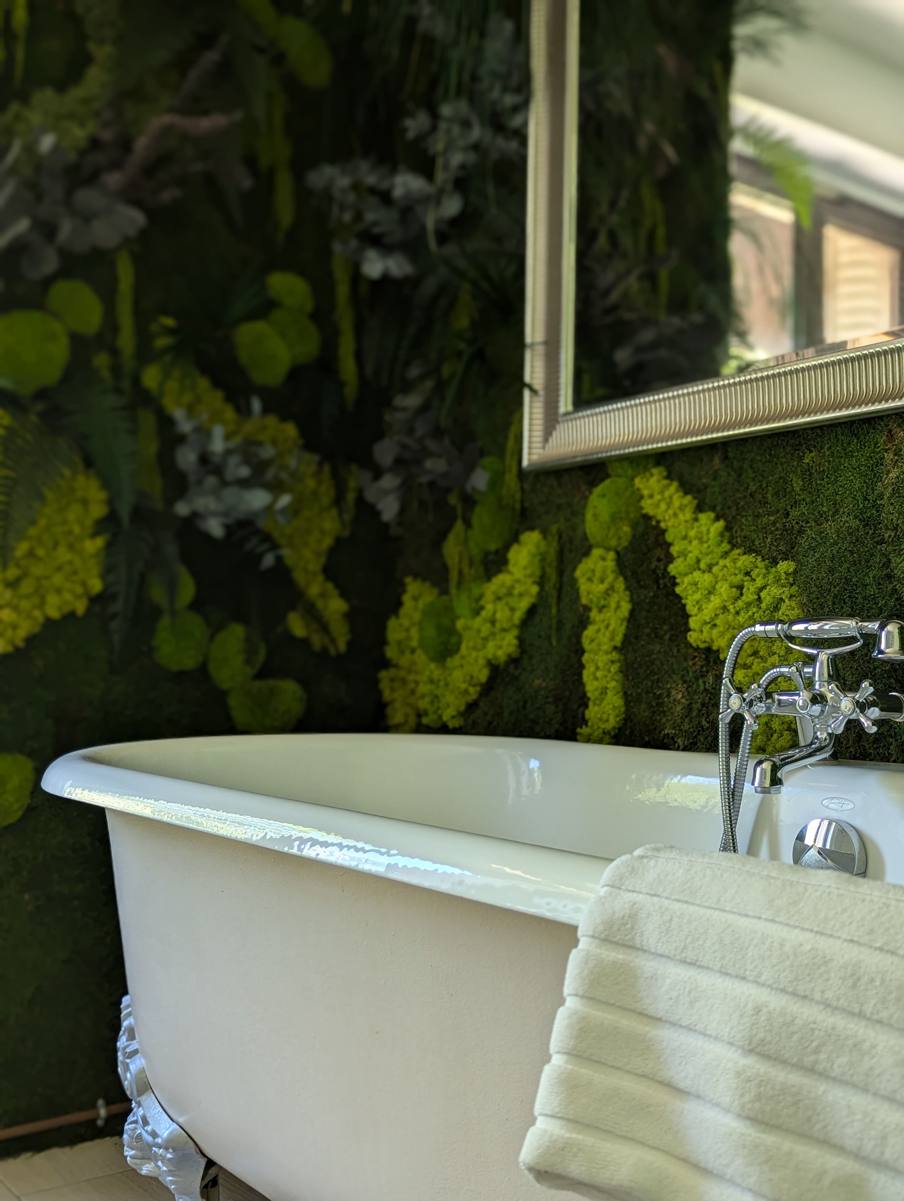 Chambre "Rêve de Colibri" — Séjour romantique avec spa à Puy-de-Dôme à Orcines — vue depuis la terrasse