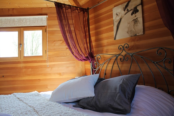 Cabane Ecureuil : une expérience suspendue dans les arbres à Batilly-En-Puisaye — espace de vie