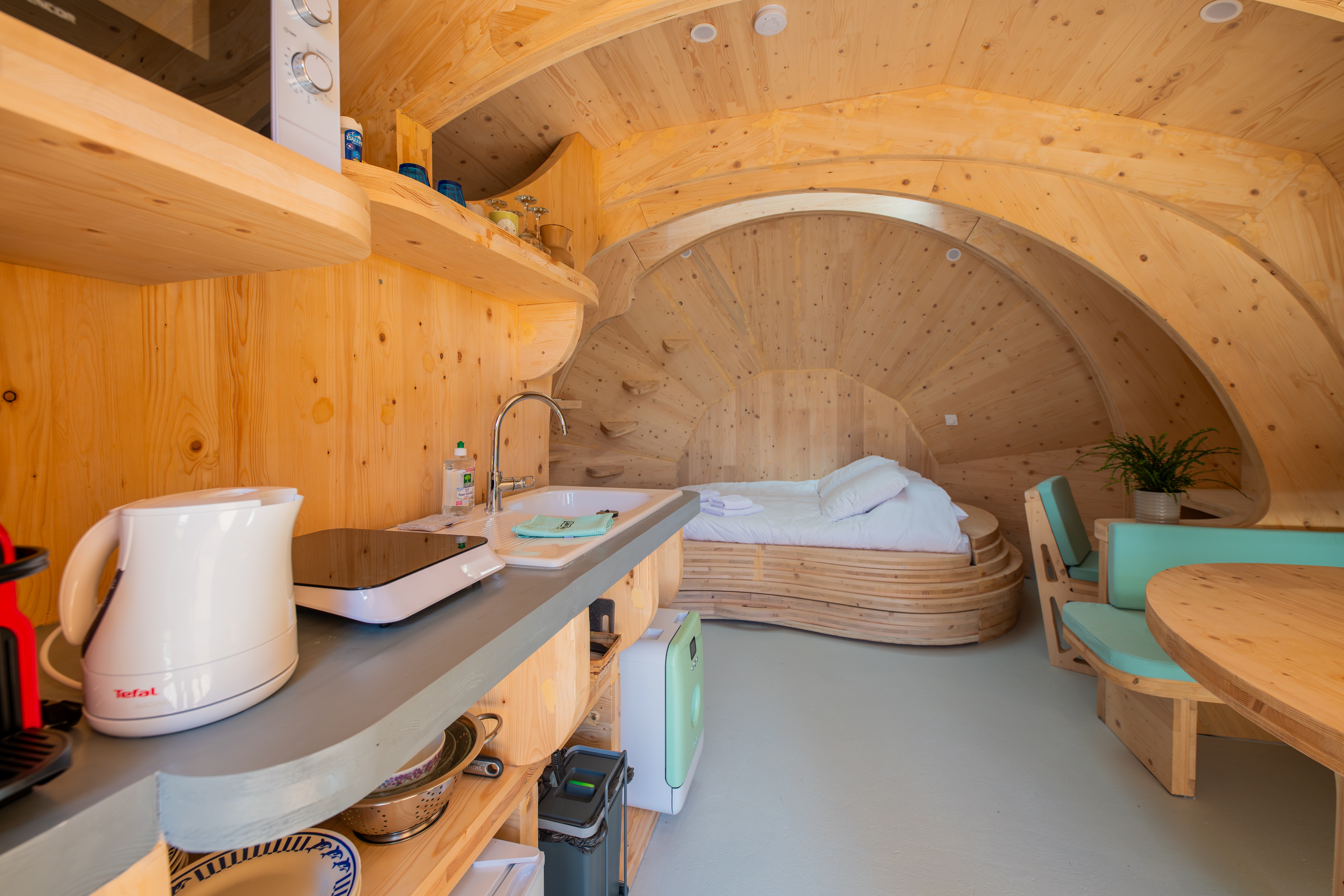 Nid du marronnier : une cabane végétalisée au cœur du Limousin à Neuvic — chambre