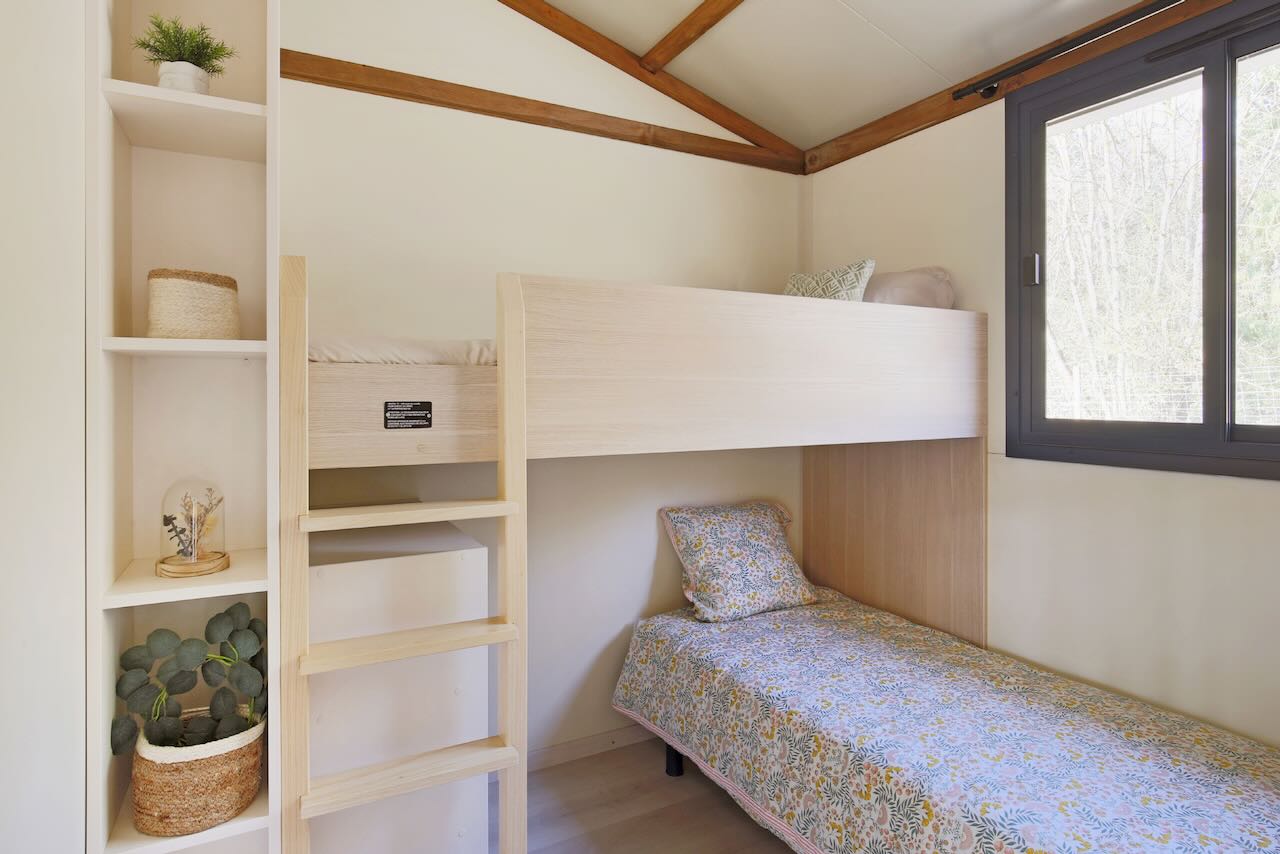 Cabane Portland : un refuge enchanteur en Rhône-Alpes à Lablachere — chambre