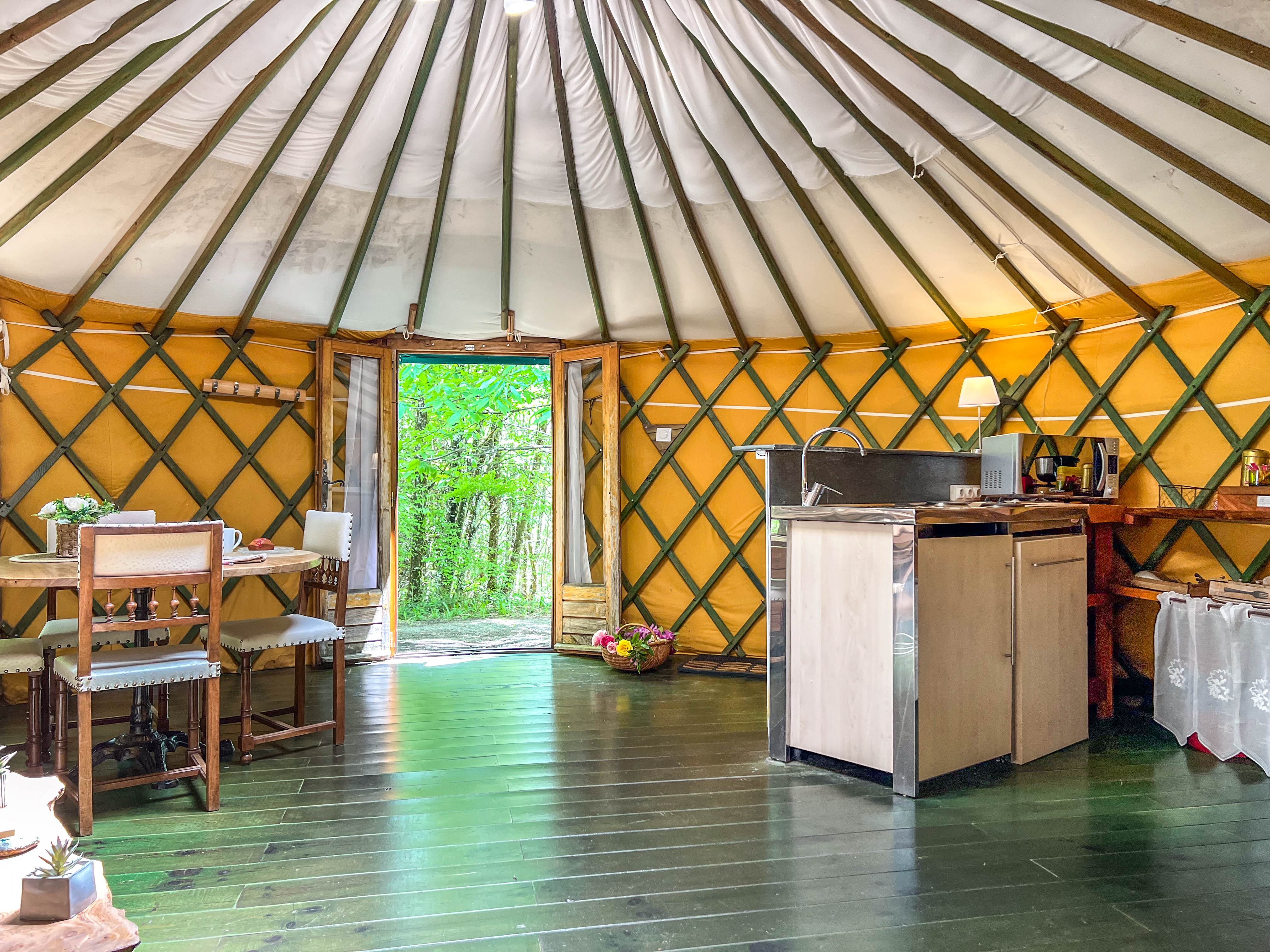 La Love Yourte : une immersion au cœur de l'Auvergne à Vitrac — vue depuis la terrasse