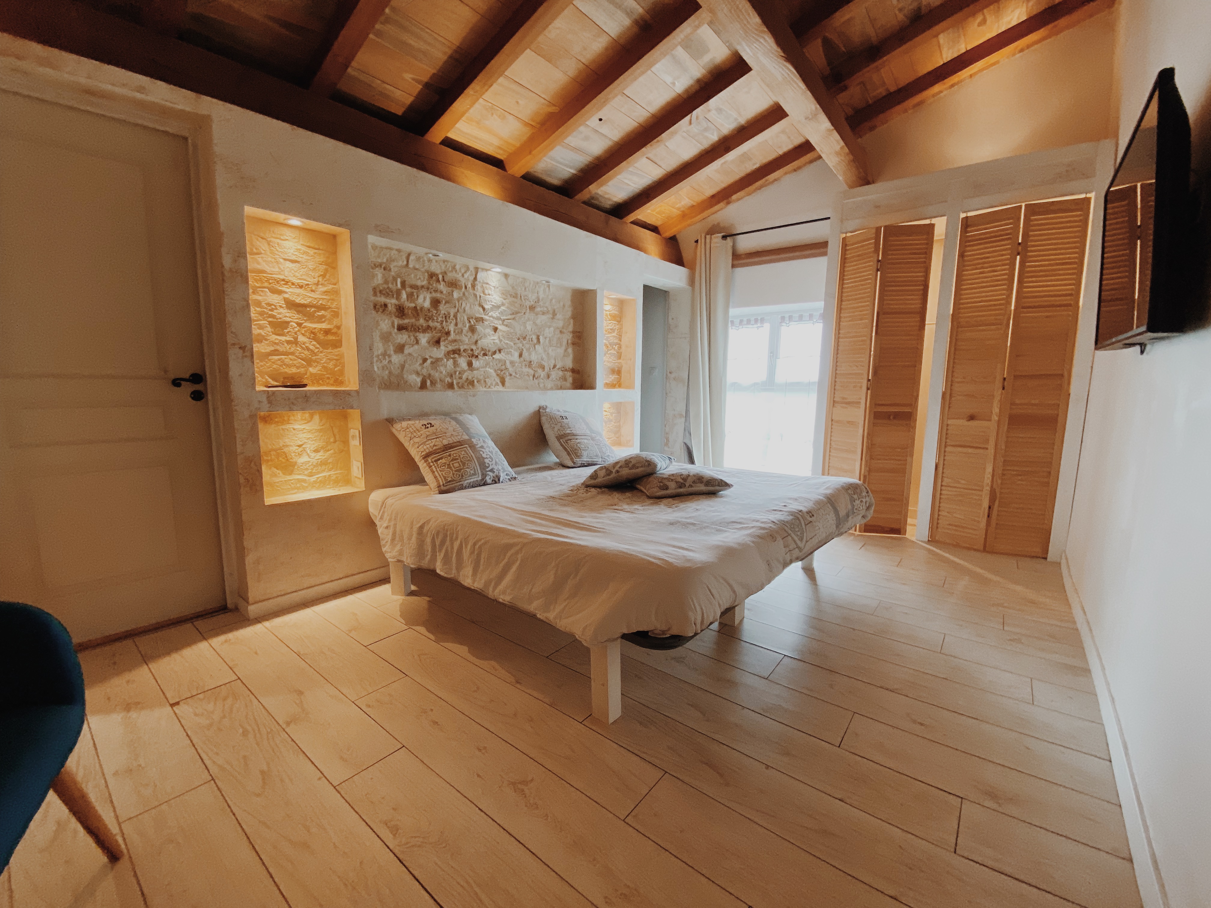 Domaine de Saint Florent & Spa — Maison insolite avec jacuzzi à Deux-Sèvres à Niort — salle de bain