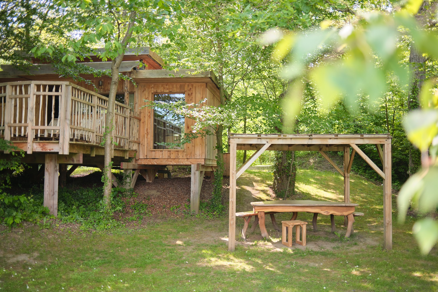 Cabane au fil de l'eau : une expérience unique en Picardie