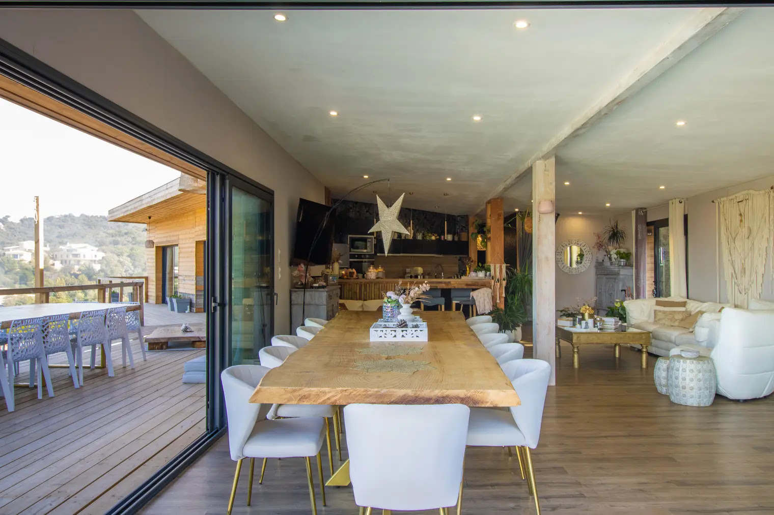 Villa A Dimora di Murza Liliekaena — Maison avec spa et piscine à Corse-du-Sud à Albitreccia — cuisine