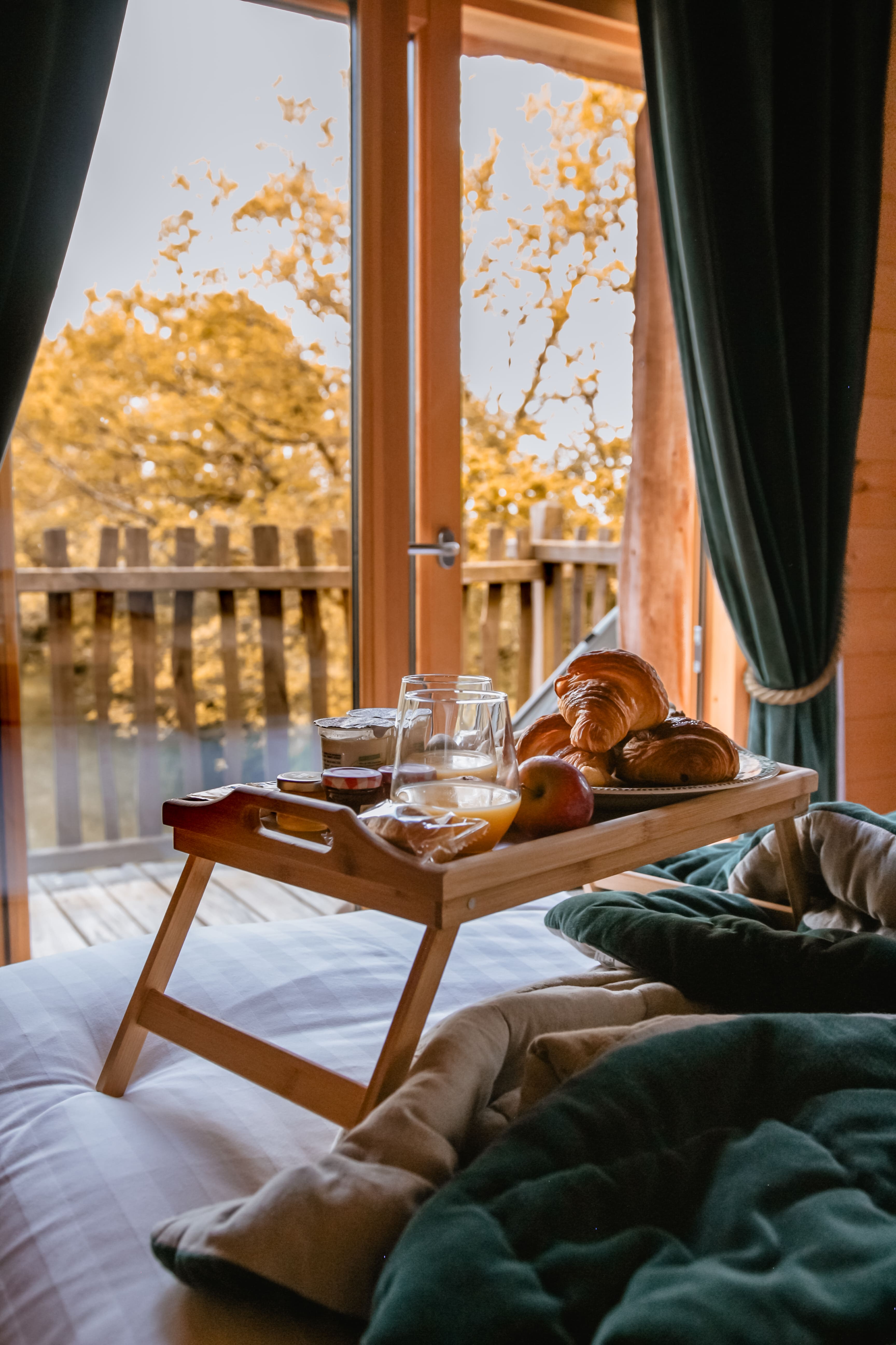 Cabane Spa des Hauts Bois : une évasion dans les arbres à Sace — environnement naturel