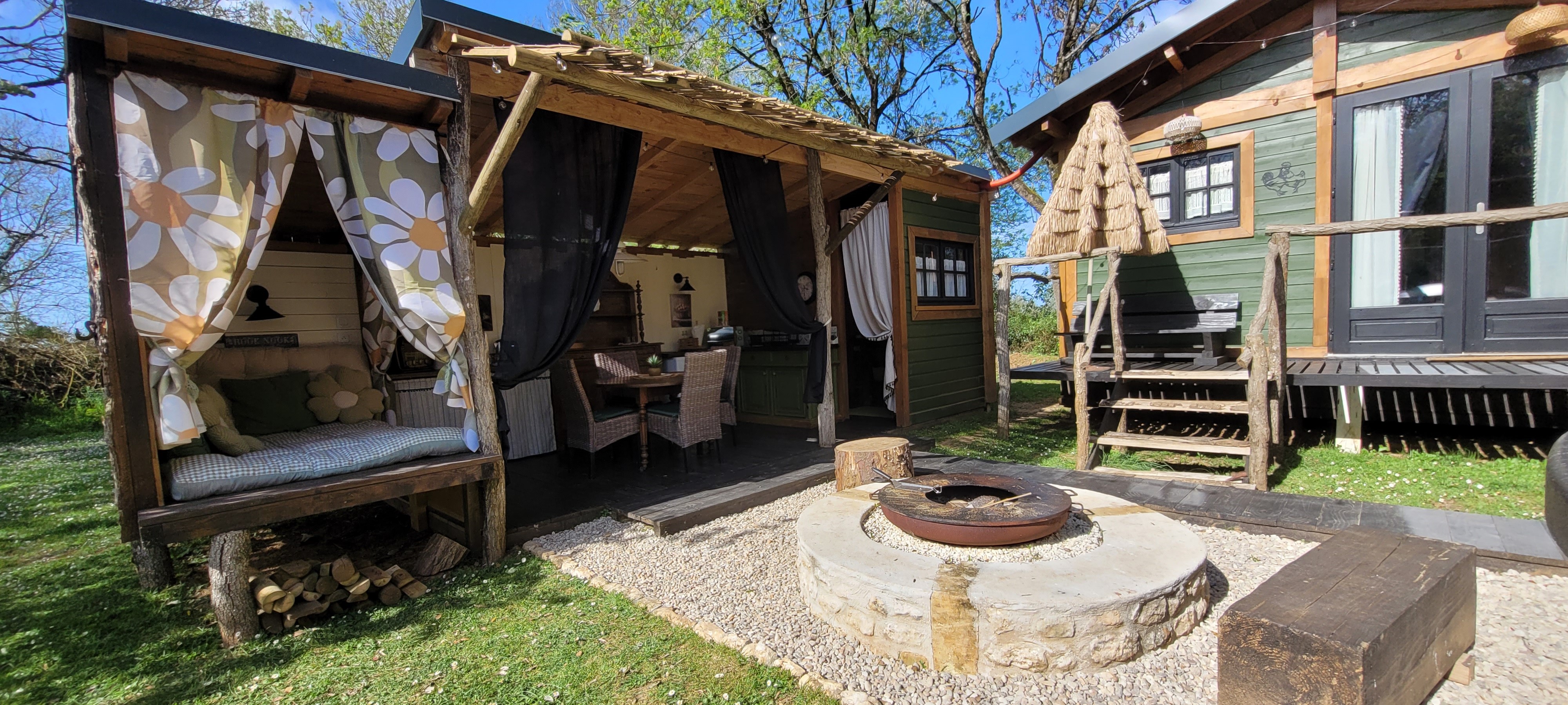 O'Logis de Grisette — Cabane avec Spa à Charente-Maritime à Pessines — vue intérieure