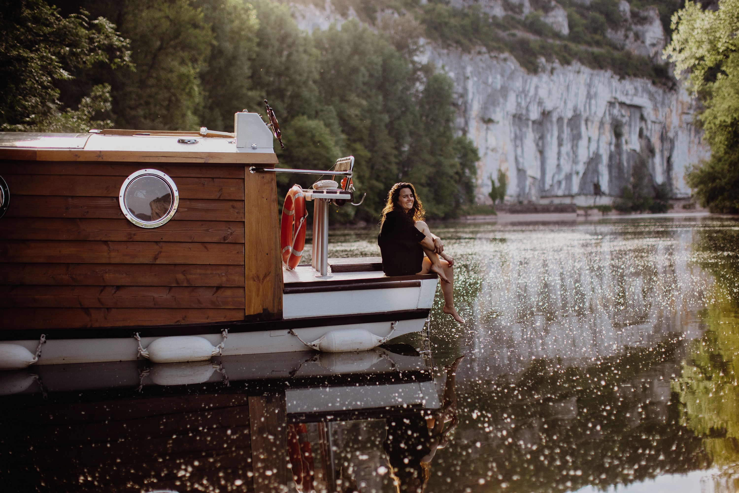 Une nuit dans une cabane flottante au cœur des Midi-Pyrénées