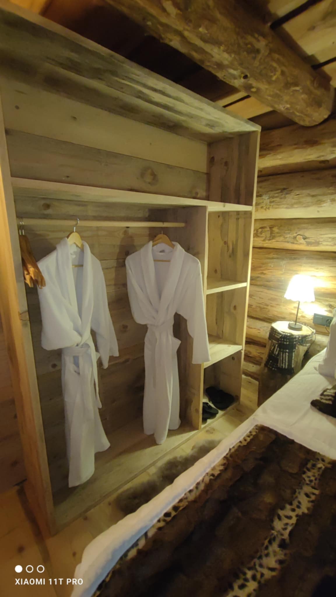 Le Caribou & Spa — Chalet avec jacuzzi à Haute-Saône à Andelarrot — chambre