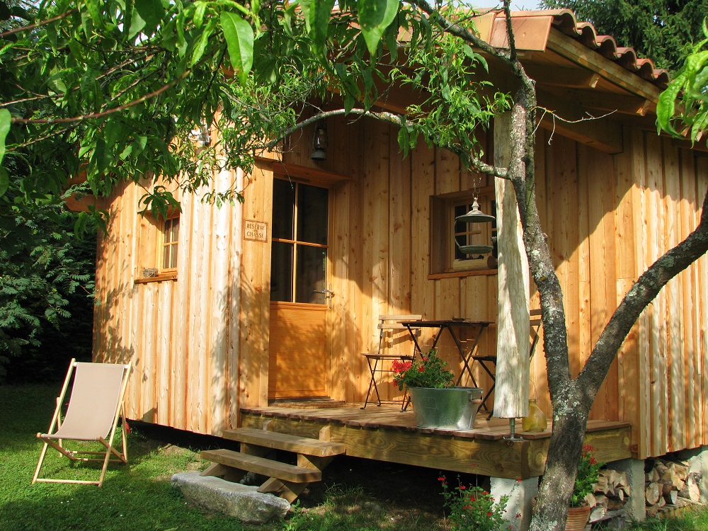 La Cabane du Trappeur : une expérience immersive en pleine nature à Ore — espace de vie