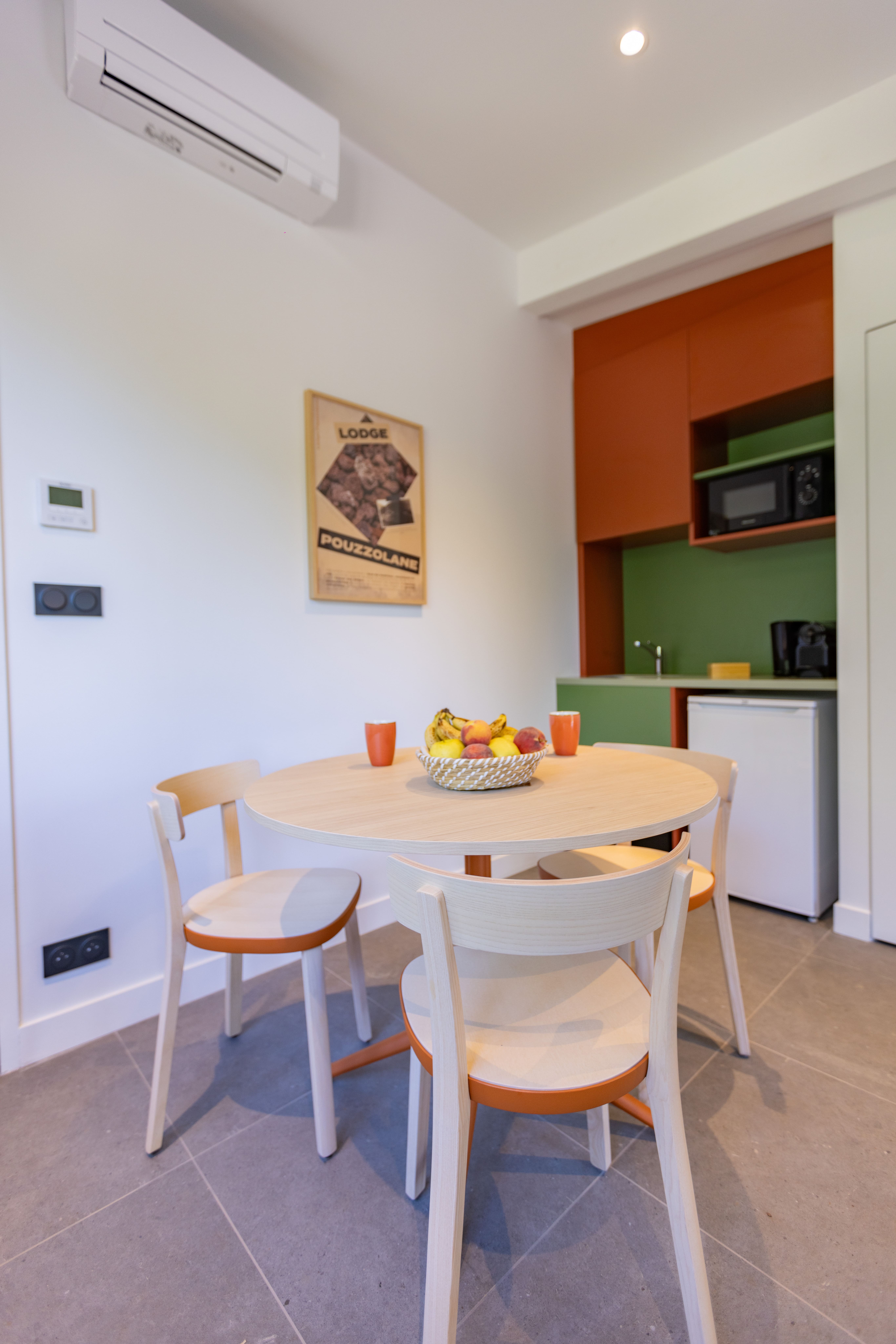 Lodge cosy — Ecolodge avec spa à Lemptégy (Puy-de-Dôme) à Saint-Ours — chambre