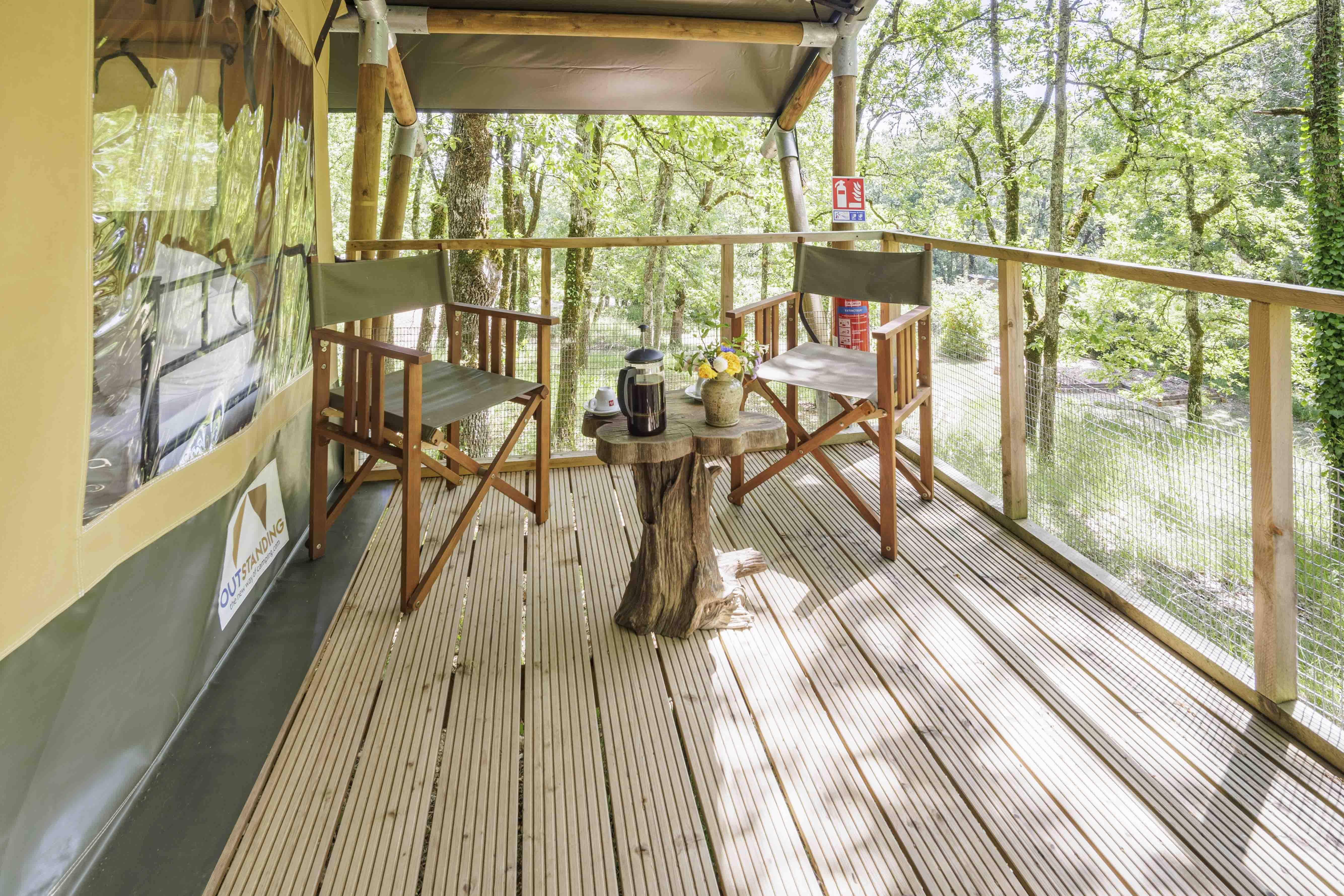 Shimoni — Tente luxueuse avec spa à Tarn-et-Garonne à Varen — salle de bain