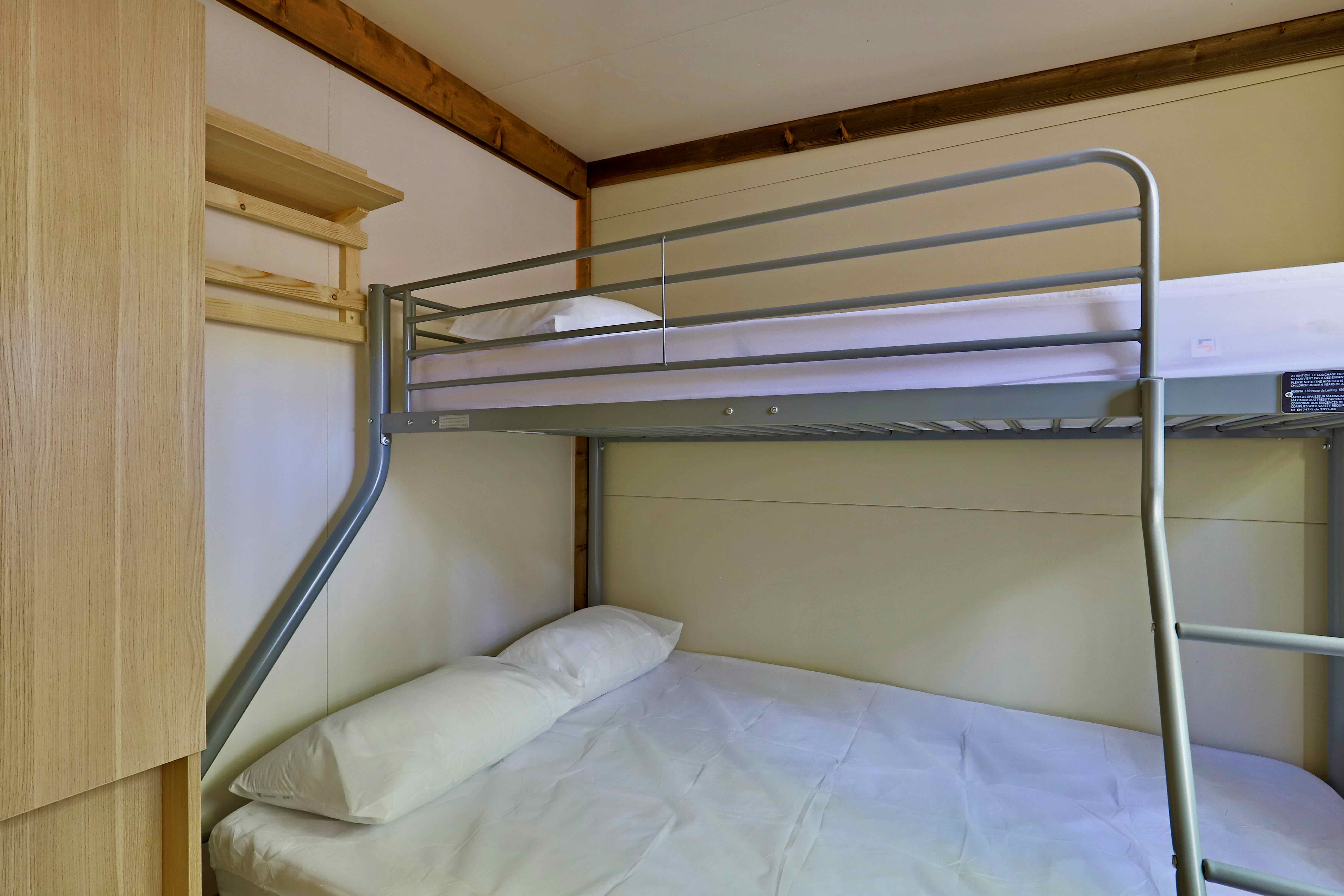 Cabane Morea : une expérience unique en pleine nature à Lablachere — salle de bain