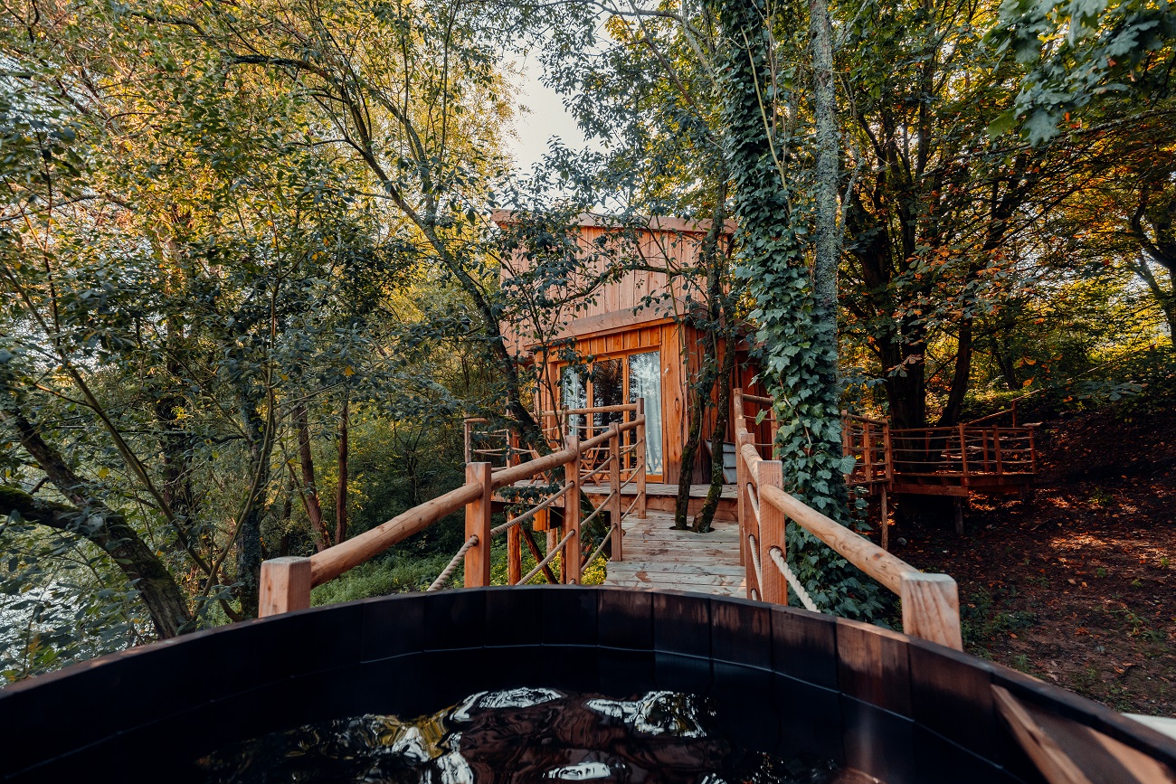 Cabane Spa Grand Horizon : une évasion sur pilotis en Picardie à St-Léger-Aux-Bois — salle de bain