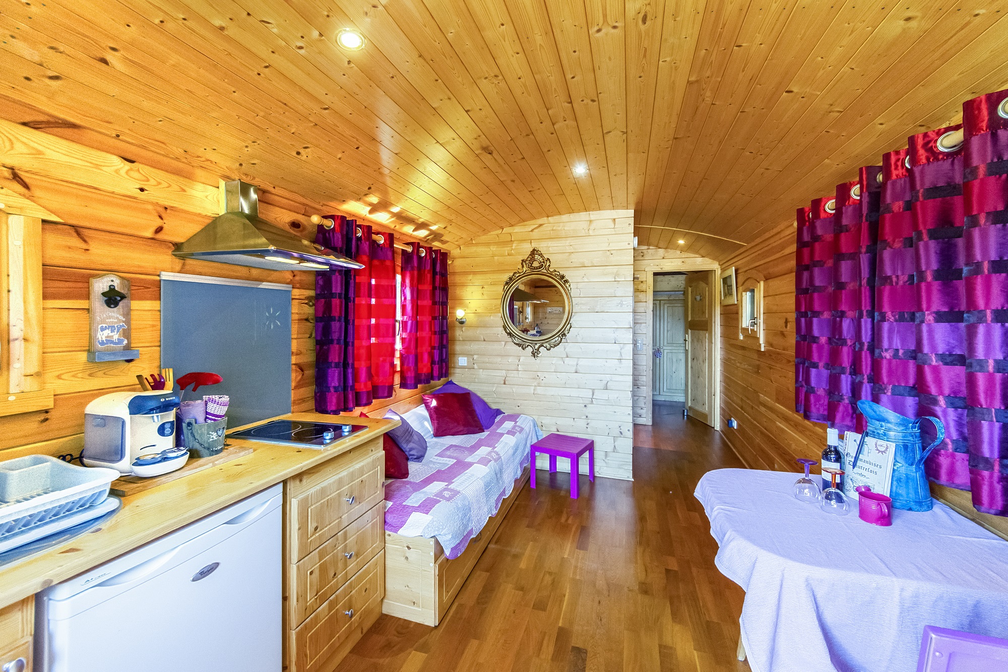 La Roulotte Spa Gitane — Roulotte avec jacuzzi à Pyrénées-Orientales à Perpignan — cuisine