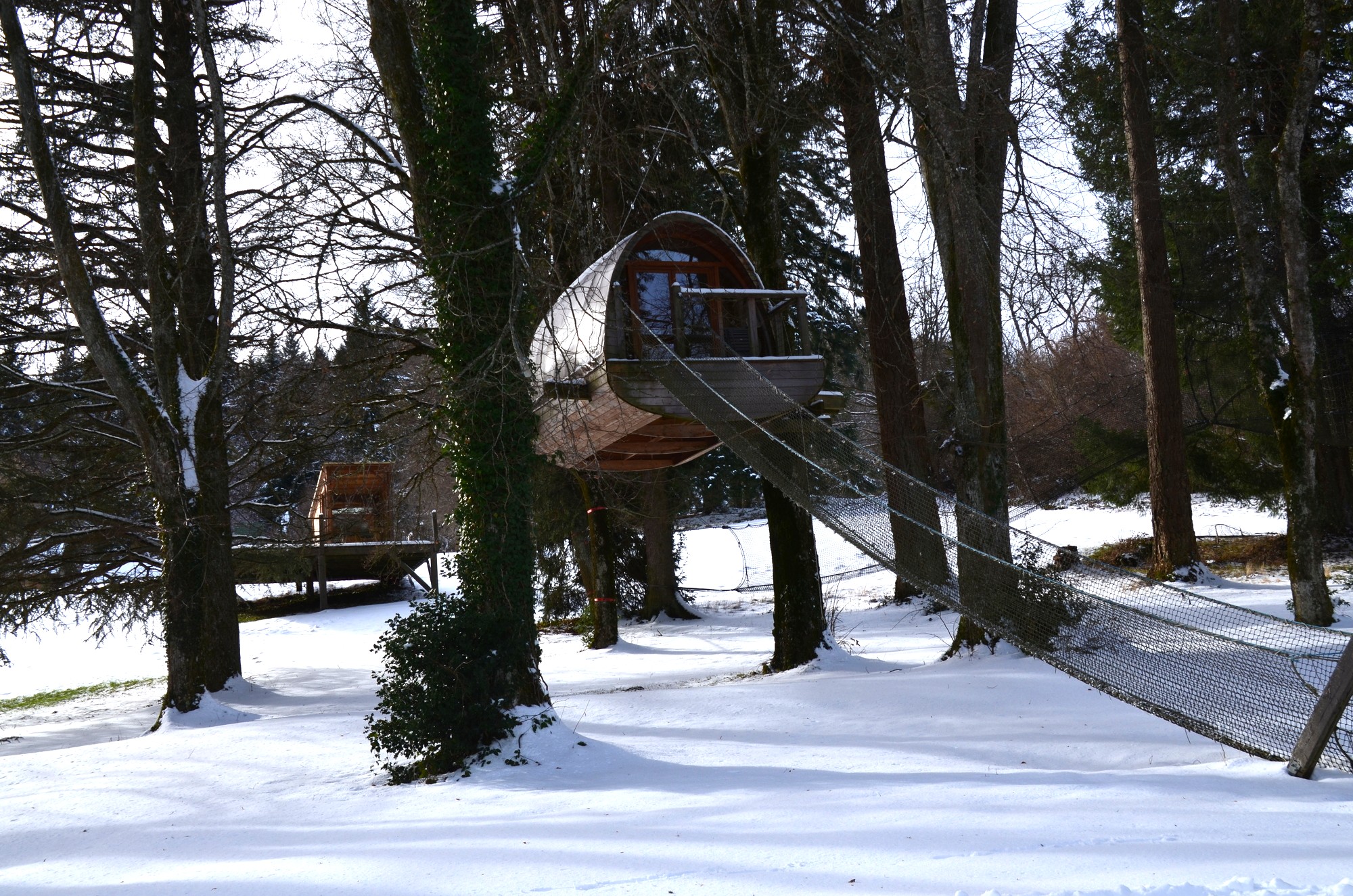 Cabane accès passerelle & Spa privatisable — Nuit perchée en Isère à Saint-Quentin-sur-Isère — cuisine
