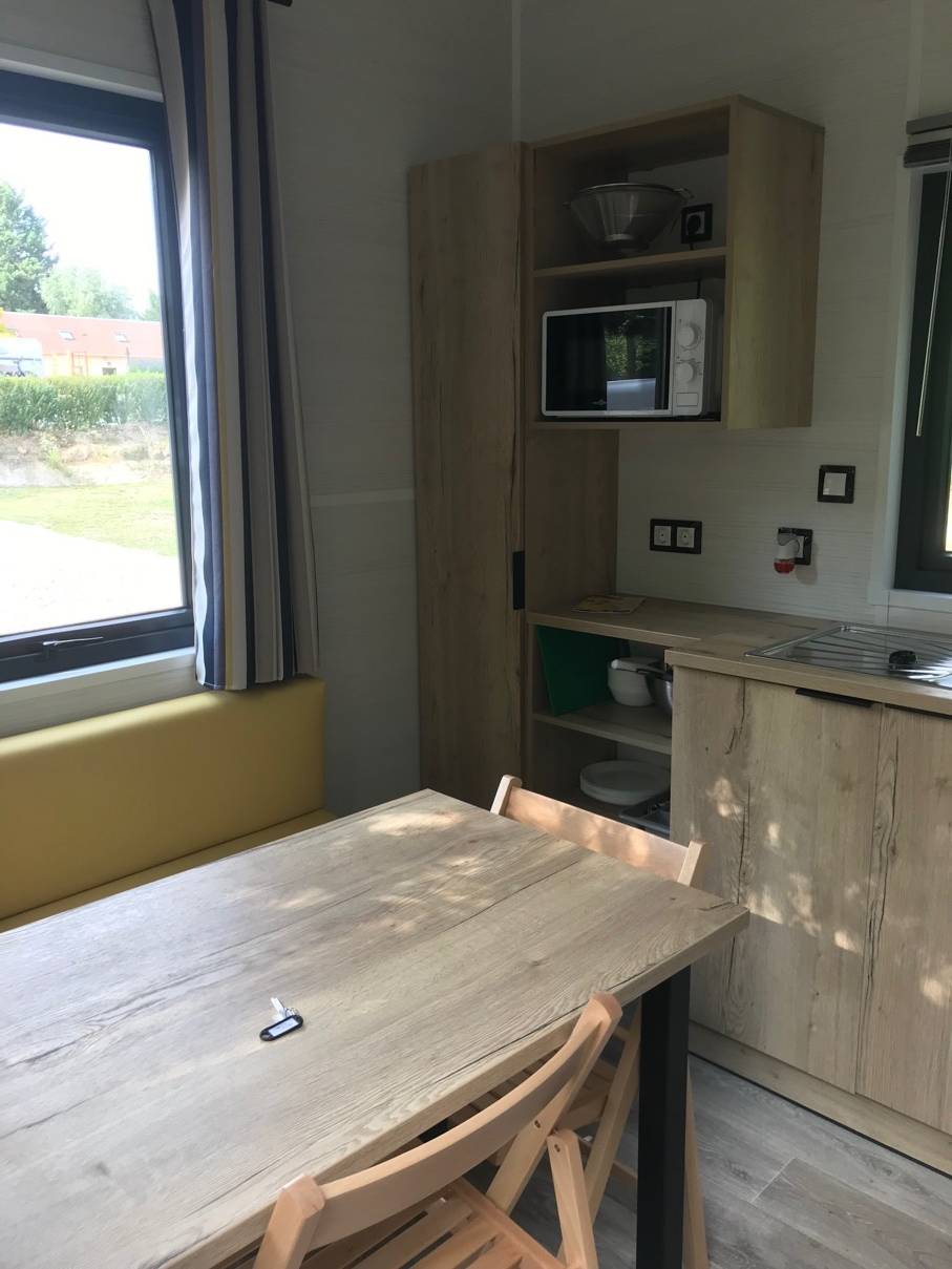 Tiny House de la Trye — Séjour avec jacuzzi à La Trye (Oise) à Bresles — espace de vie