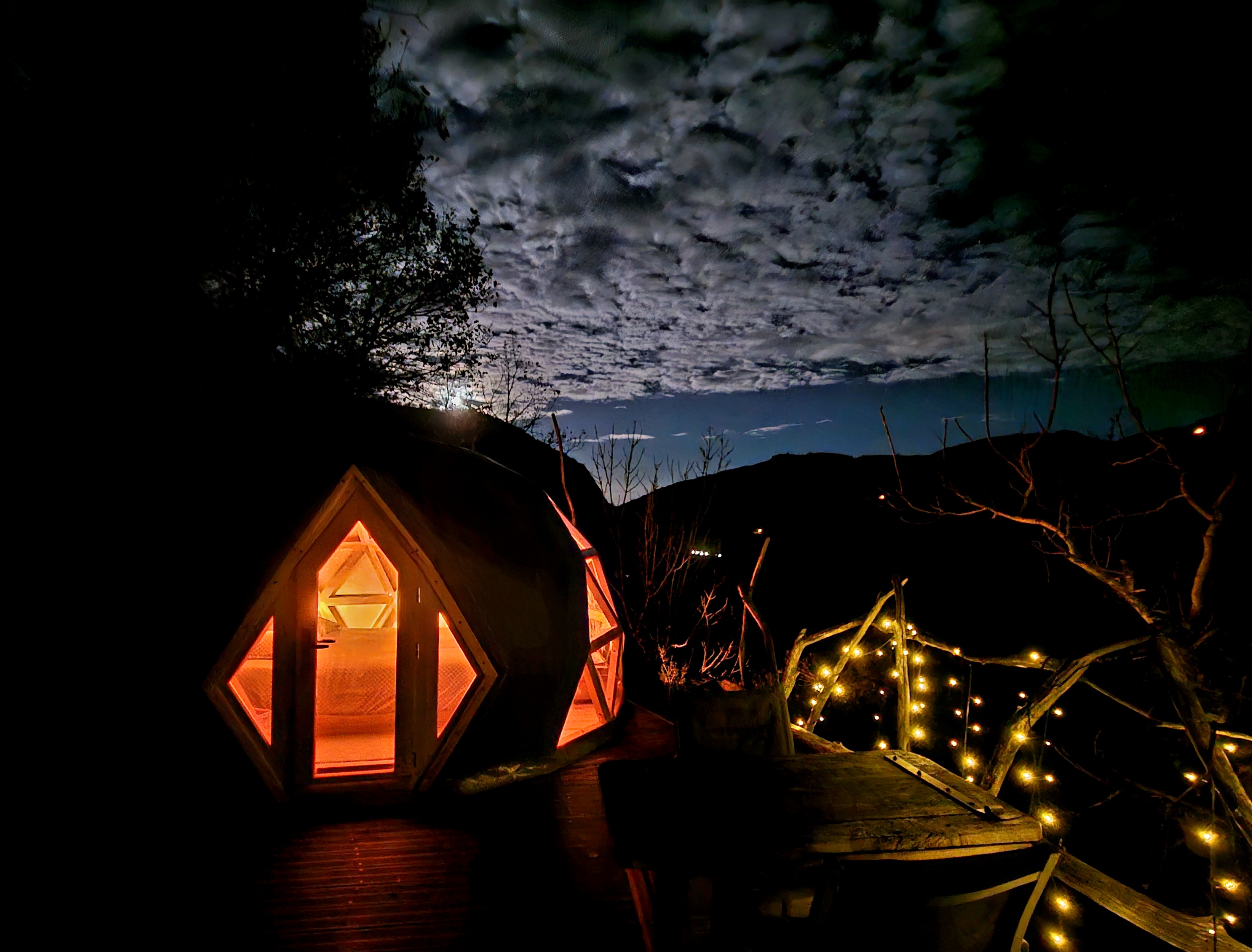 Dôme Sweet Dream & Spa — Évasion avec vue rivière à Aveyron à Soulié du Tarn — espace de vie
