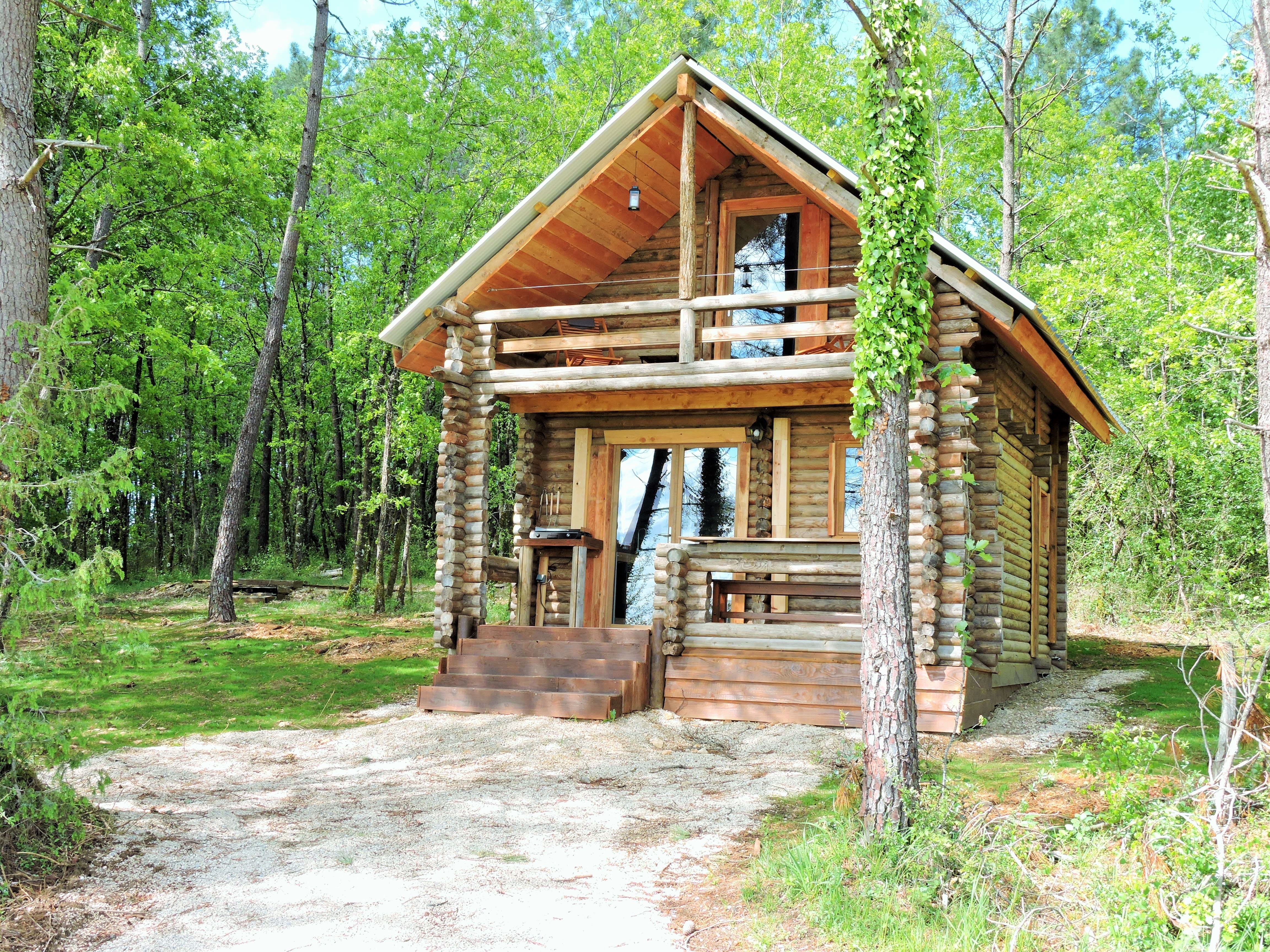 Authentique chalet en rondins — Chalet avec spa en Dordogne à Montignac-Lascaux — vue intérieure