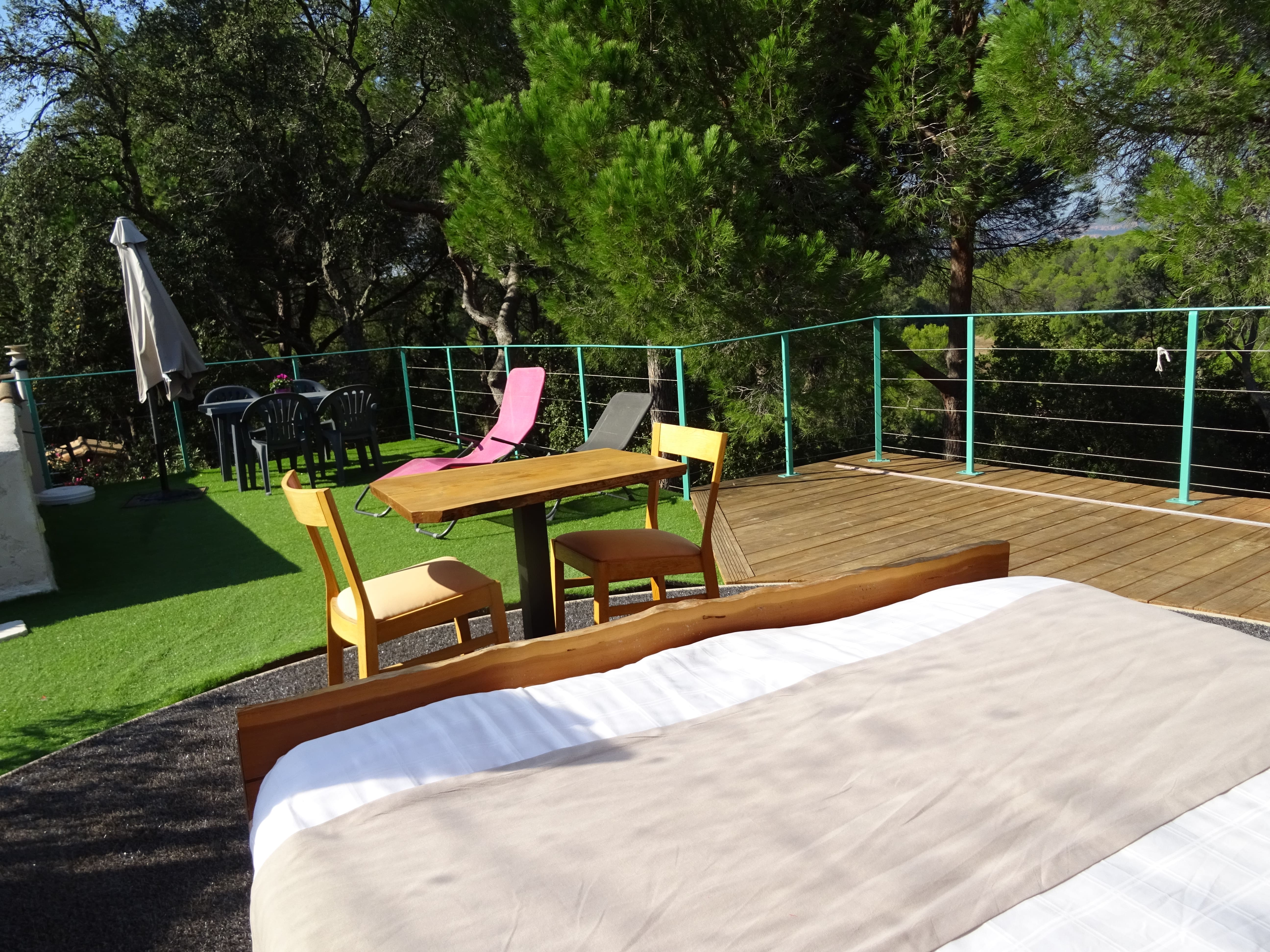 Bulle sur le toit — Nuit étoilée avec baignoire balnéo à Var à Draguignan — salle de bain