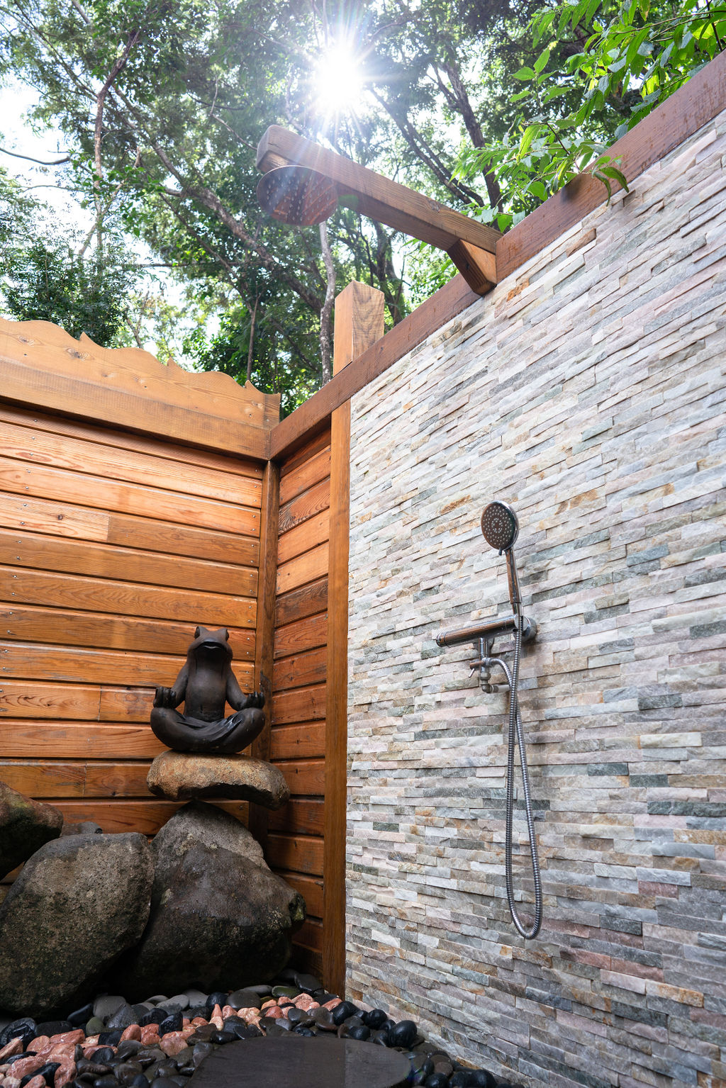 Jungle Lodge : cabane dans les arbres avec piscine privée à Deshaies — vue depuis la terrasse
