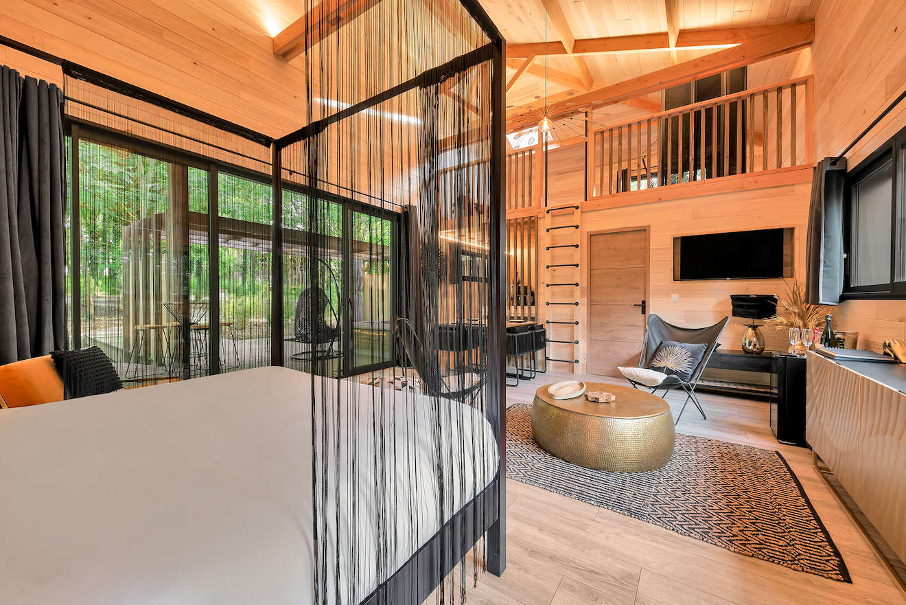 Une cabane sur pilotis pour une escapade sensorielle en Midi-Pyrénées à Naucelle — vue intérieure