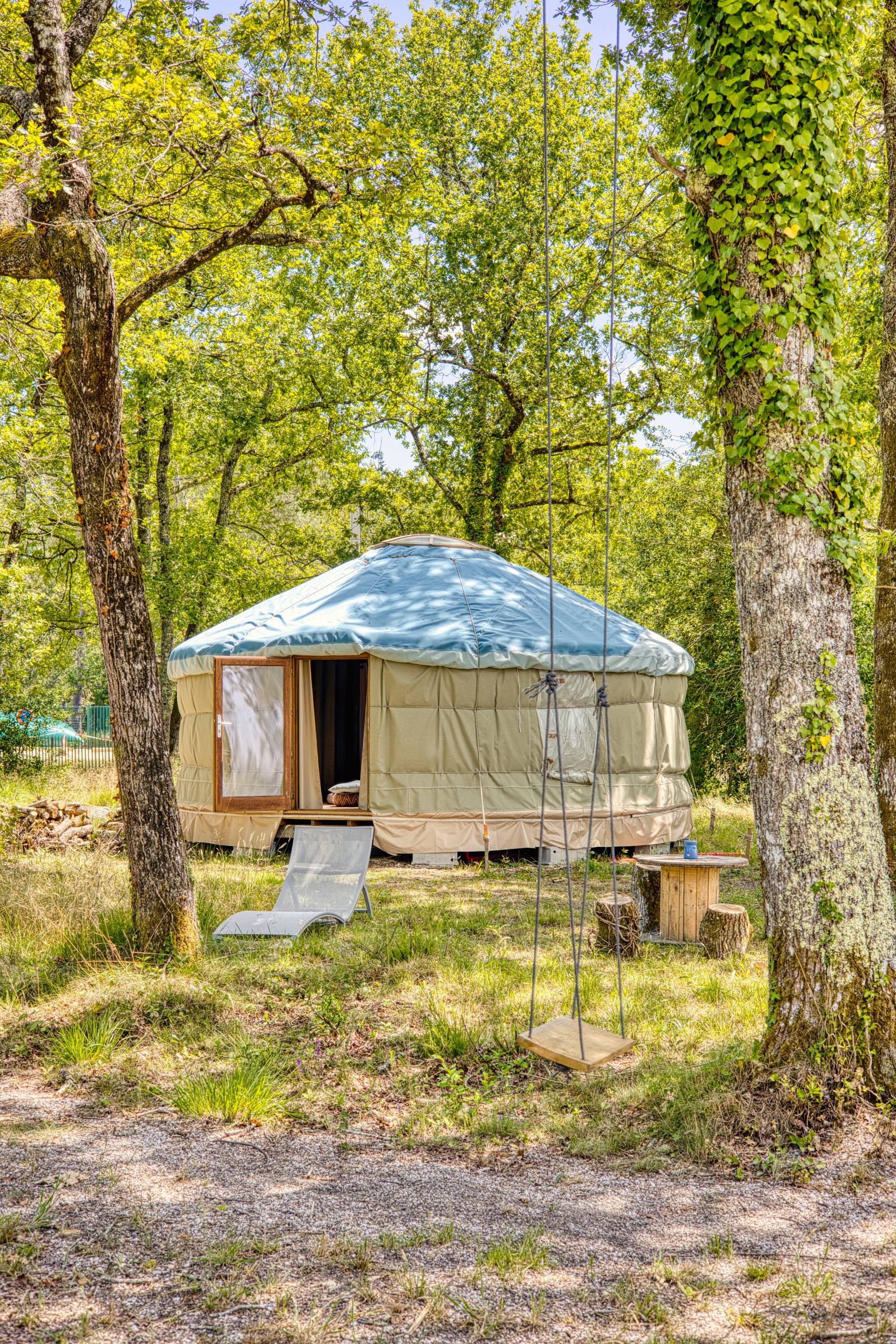 Yourte 2 — Séjour éco-conçu avec spa à Peysoup en Gironde