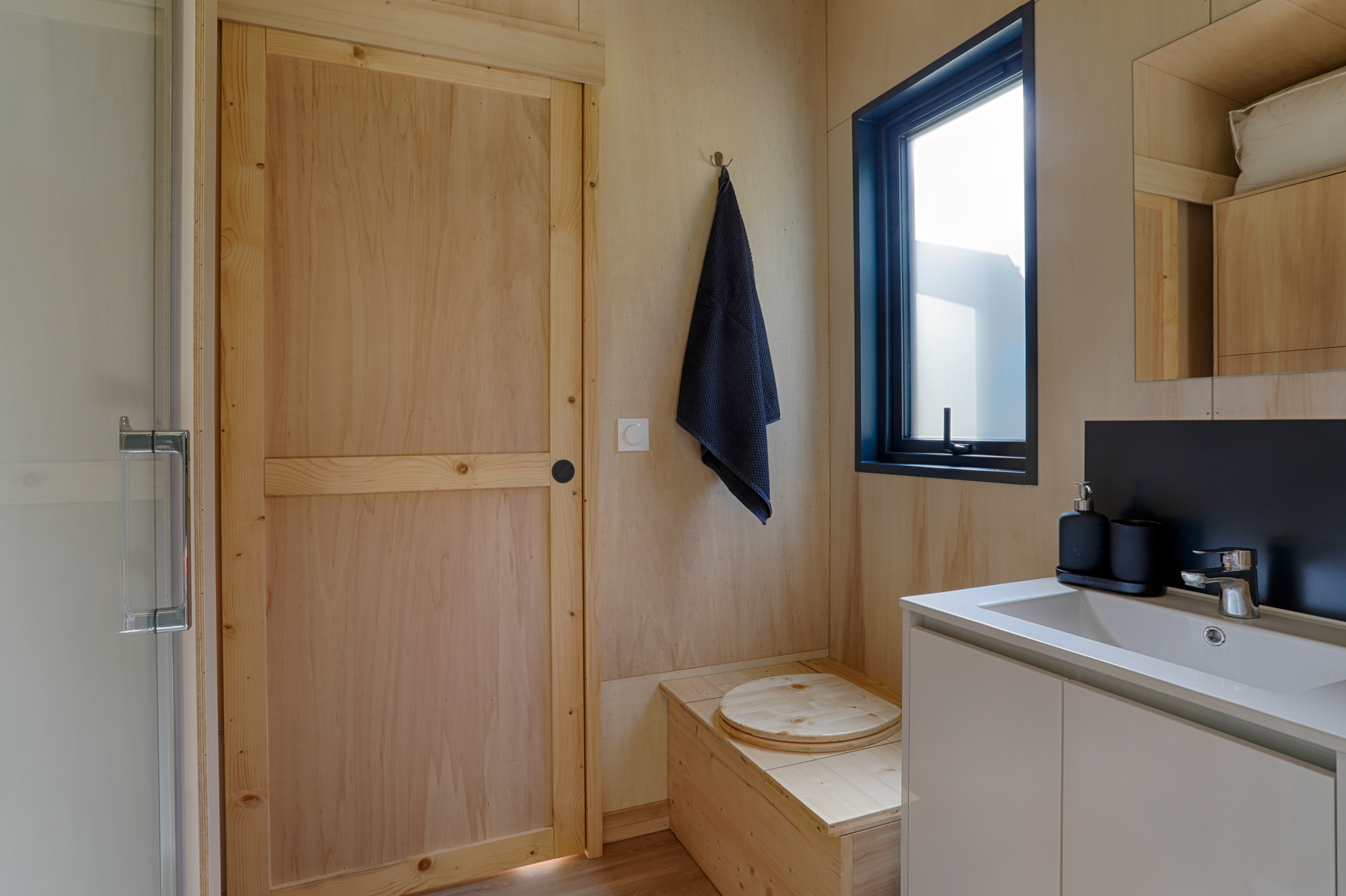 Tiny house Douglas — Escapade nature avec spa à Morbihan à Morbihan — détail architectural