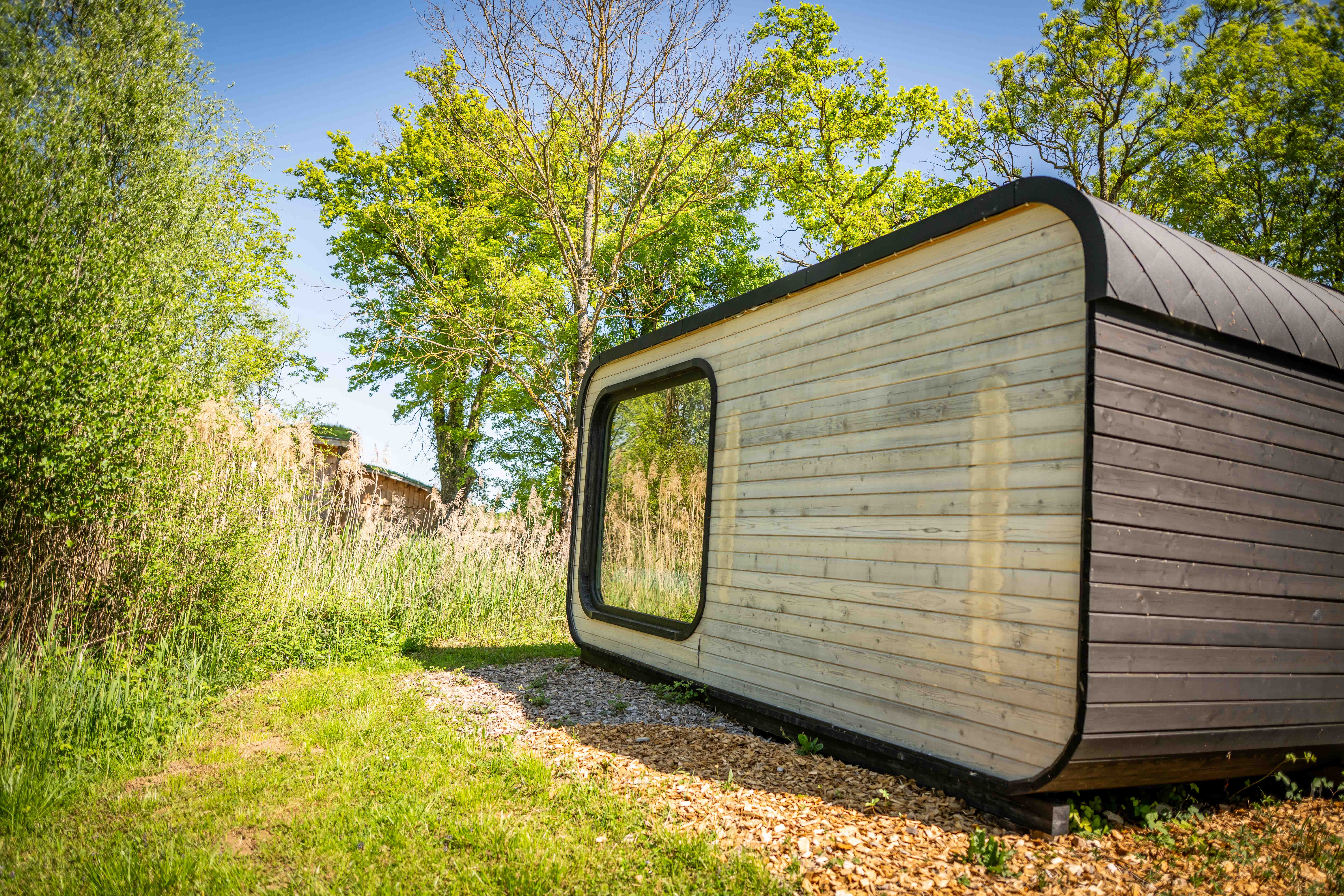 Cabane Roseaux & Spa — Évasion romantique avec spa à Ain à Meillonnas — vue intérieure