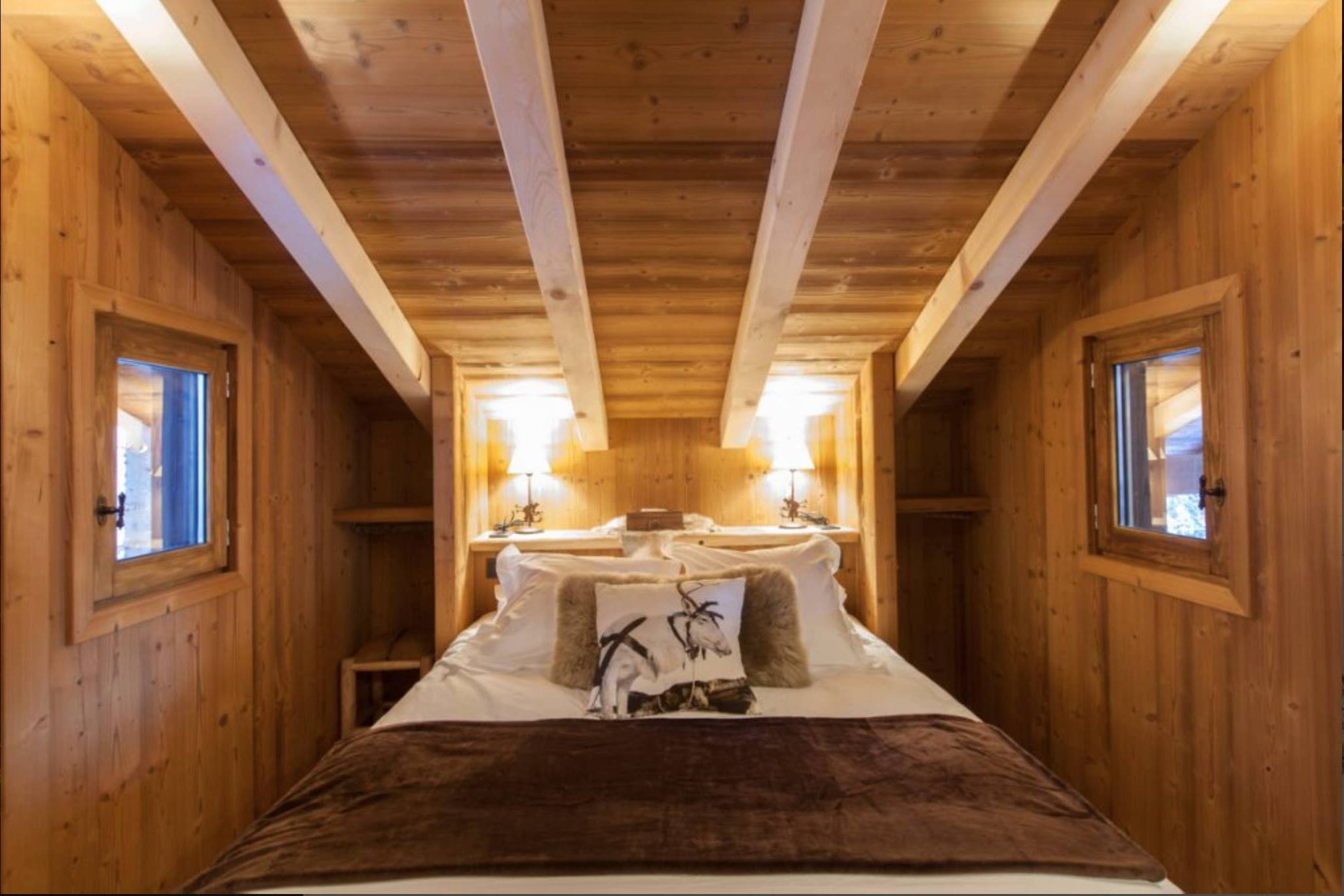 Évasion dans une cabane spa au cœur des arbres à Saint Nicolas La Chapelle — espace de vie