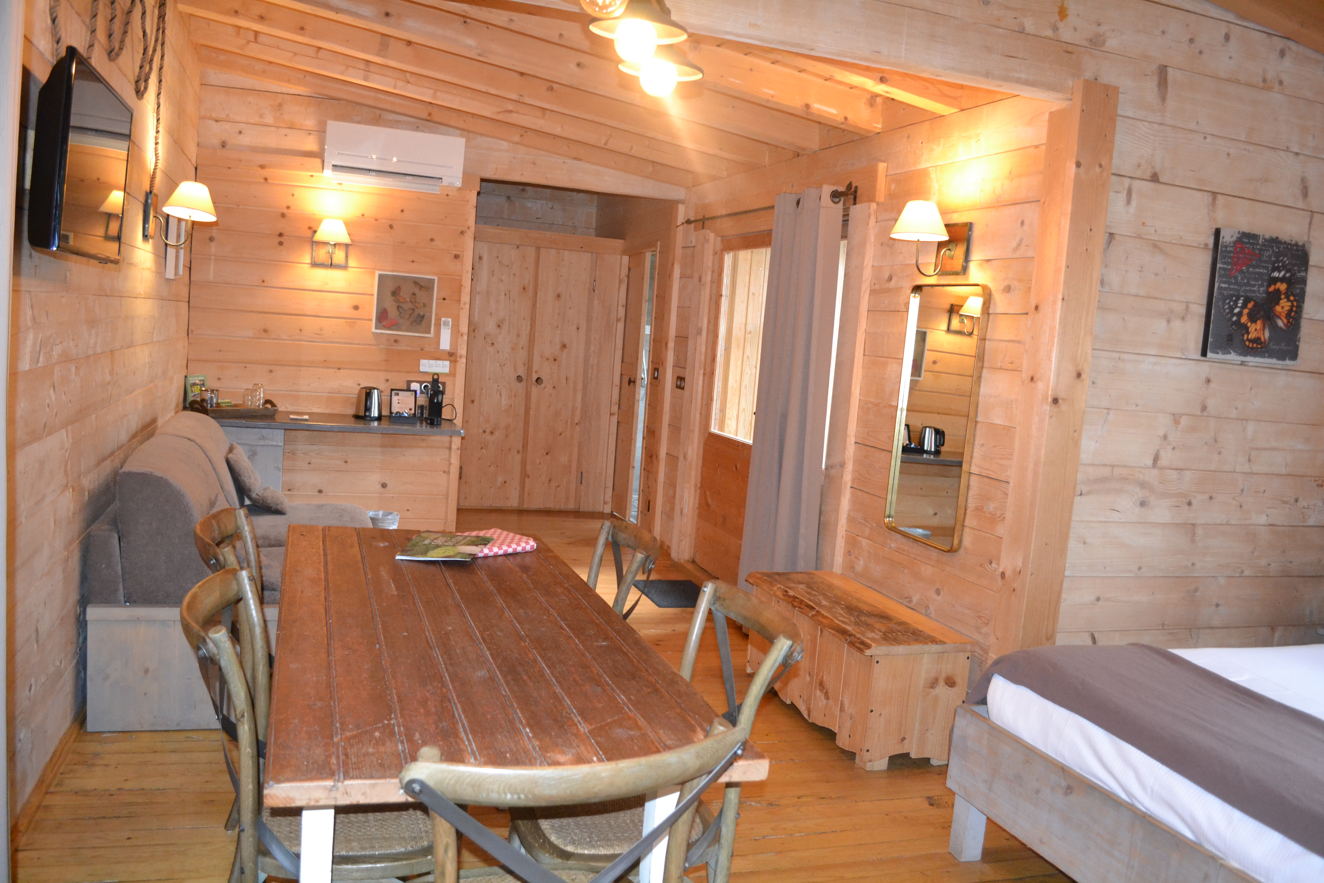 Cabane Tribu : une expérience suspendue en Languedoc-Roussillon à Villalier — détail architectural