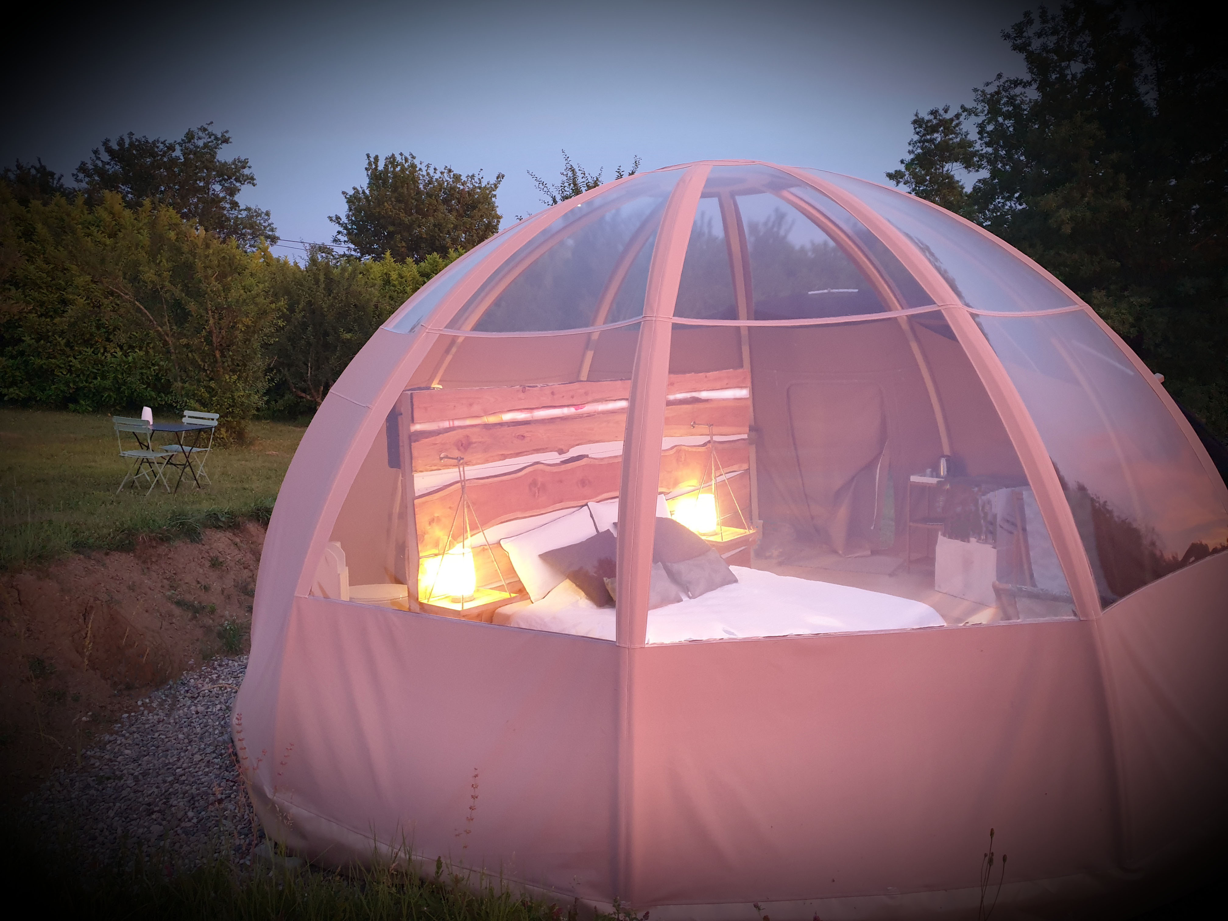 Wigwam Spa Hypnos — Nuit insolite avec jacuzzi à Haute-Garonne à Lussan-Adeilhac — vue depuis la terrasse