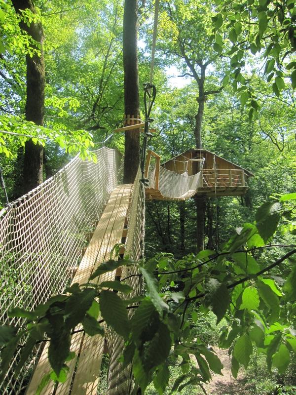 Cabane des Gibbons : une évasion dans les arbres en Nouvelle-Aquitaine à Magné — vue intérieure