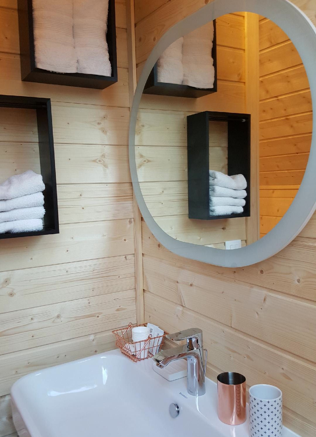 Le Lodge du Grand Morin — Kota avec espace bien-être à Seine-et-Marne à Pommeuse — détail architectural