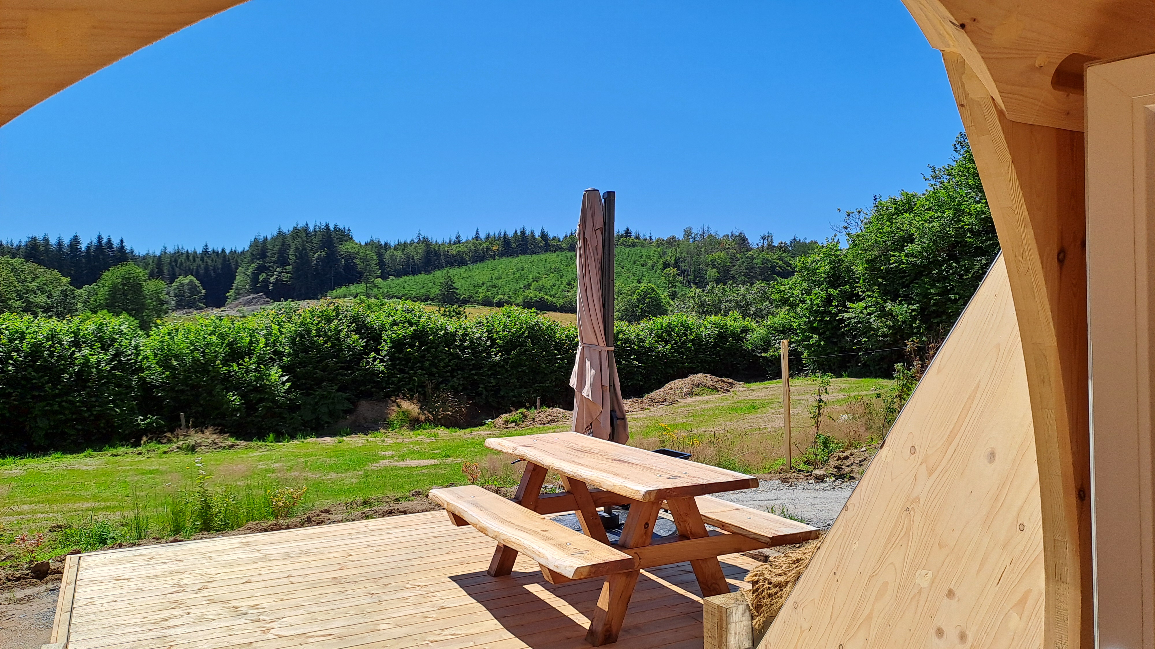 Nid Sequoia : une cabane végétalisée au cœur du Limousin à Neuvic — détail architectural