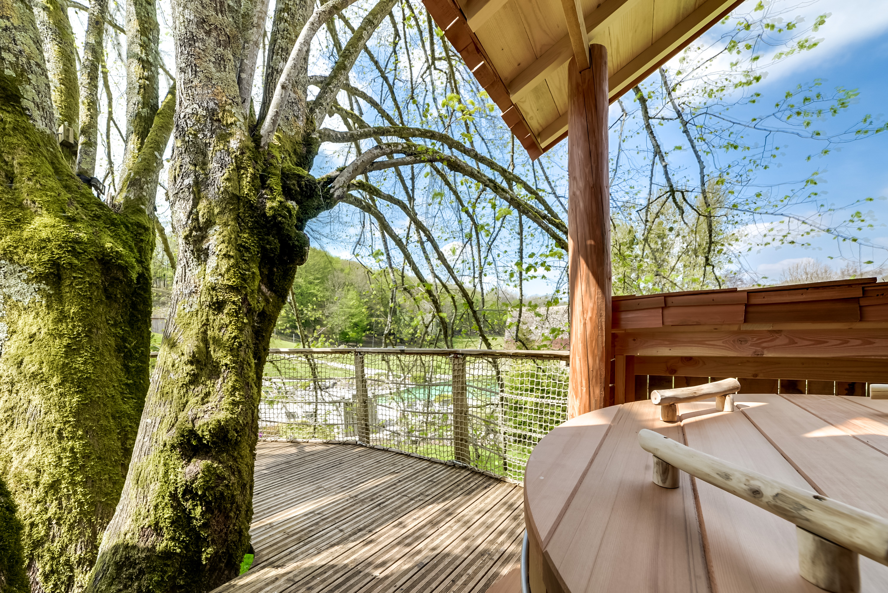 Cabane Spa des Cyprès : une expérience unique en Franche-Comté à Corcelle-Mieslot — salle de bain