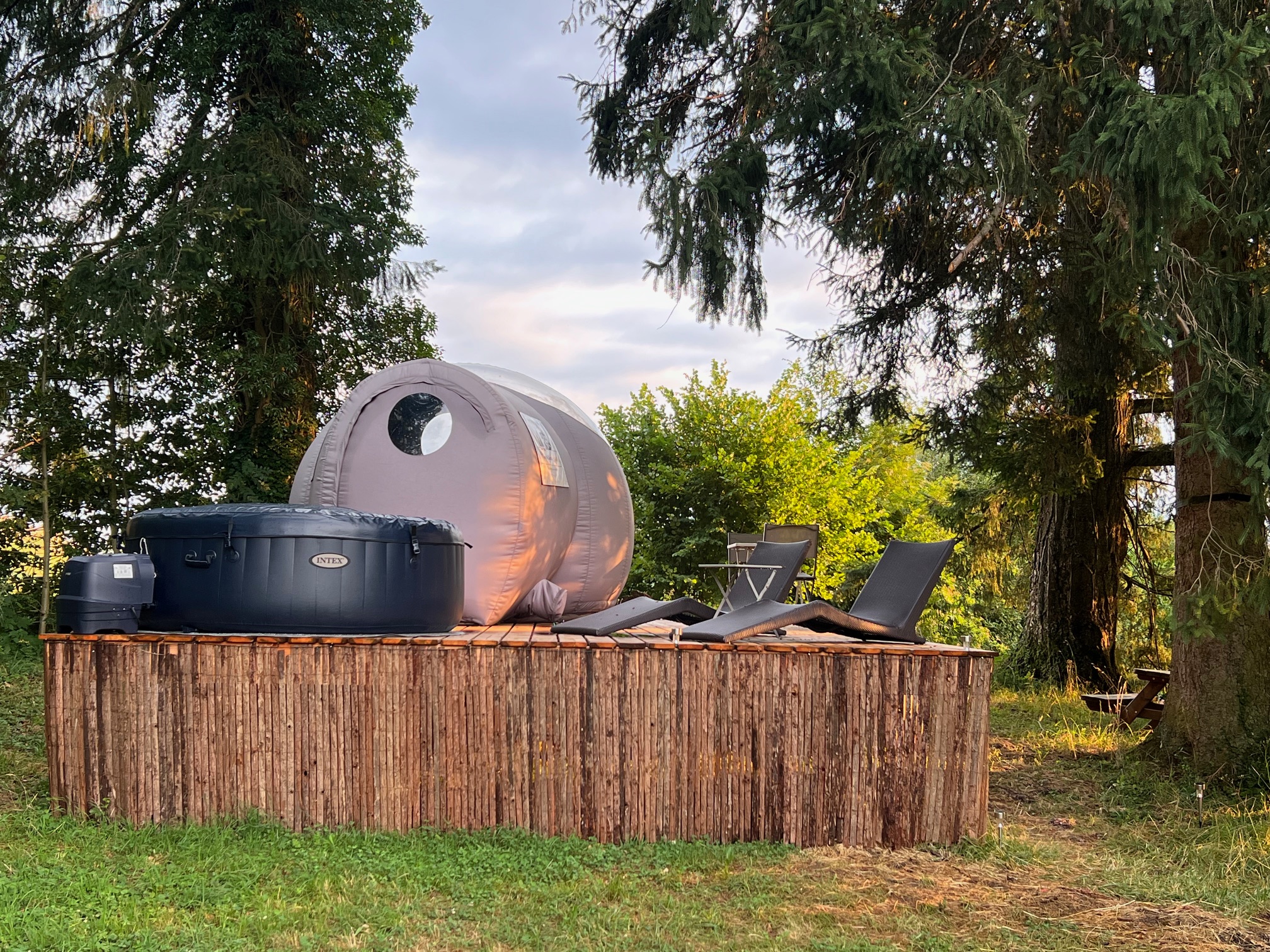 Bulle transparente et son spa