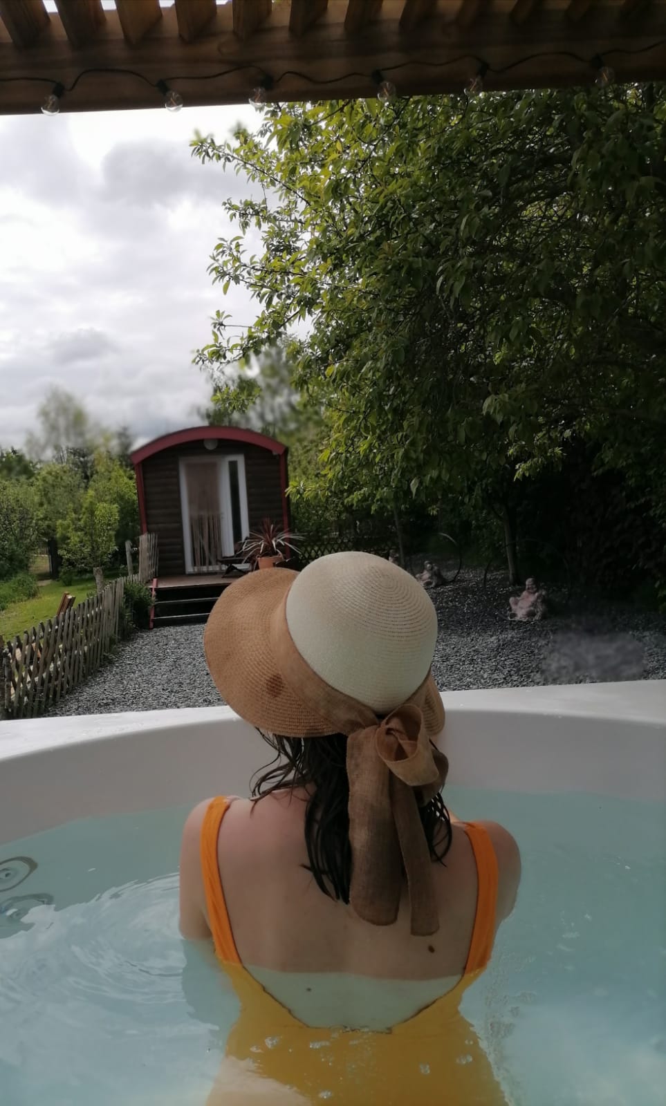 La Roulotte Kala : une escapade bien-être en Pays de la Loire à Champfremont — cuisine