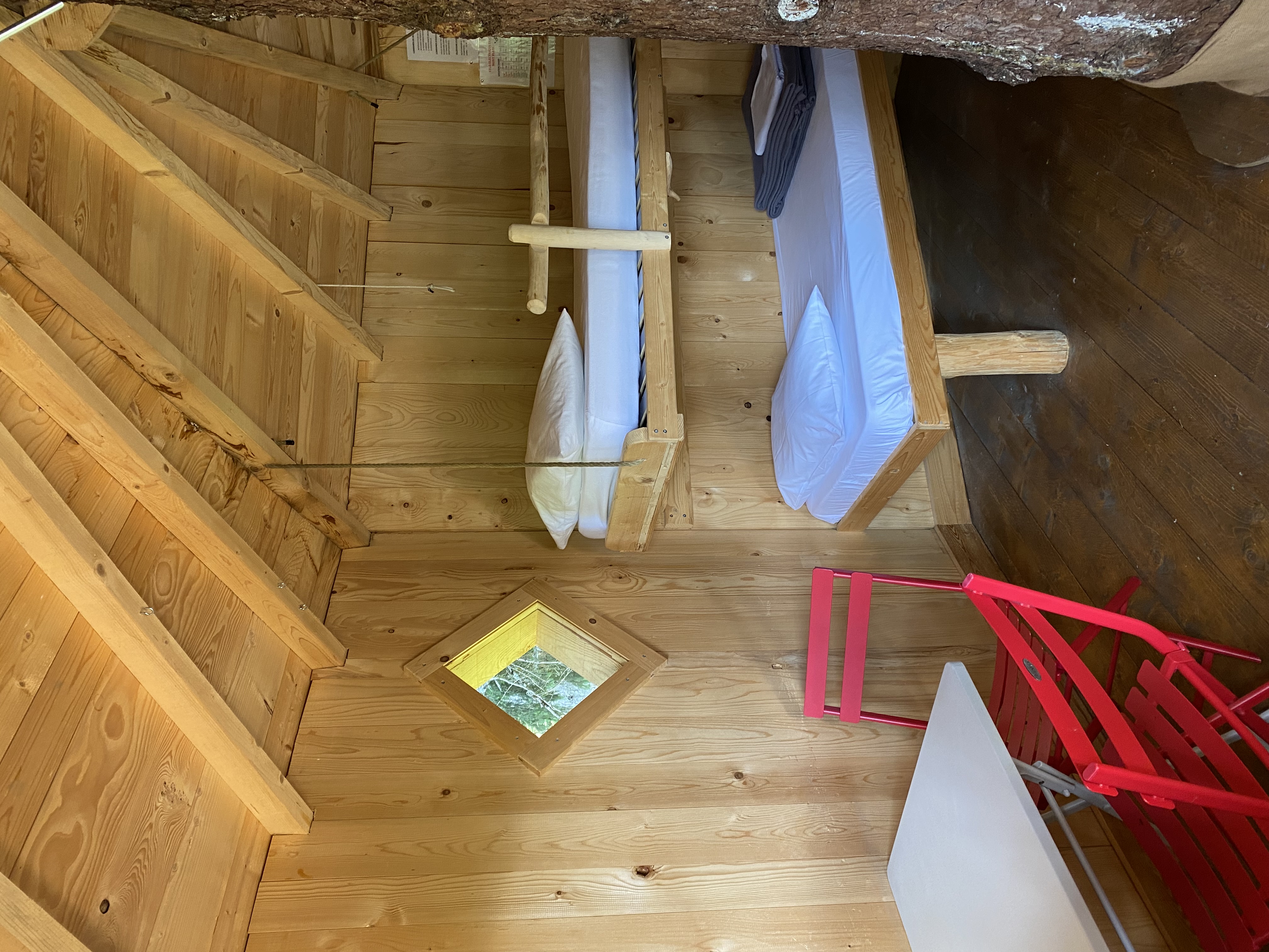 Cabane la 3 Monts — Nuit perchée à 10m face au Mont Blanc en Haute-Savoie à Chamonix-Mont-Blanc — chambre